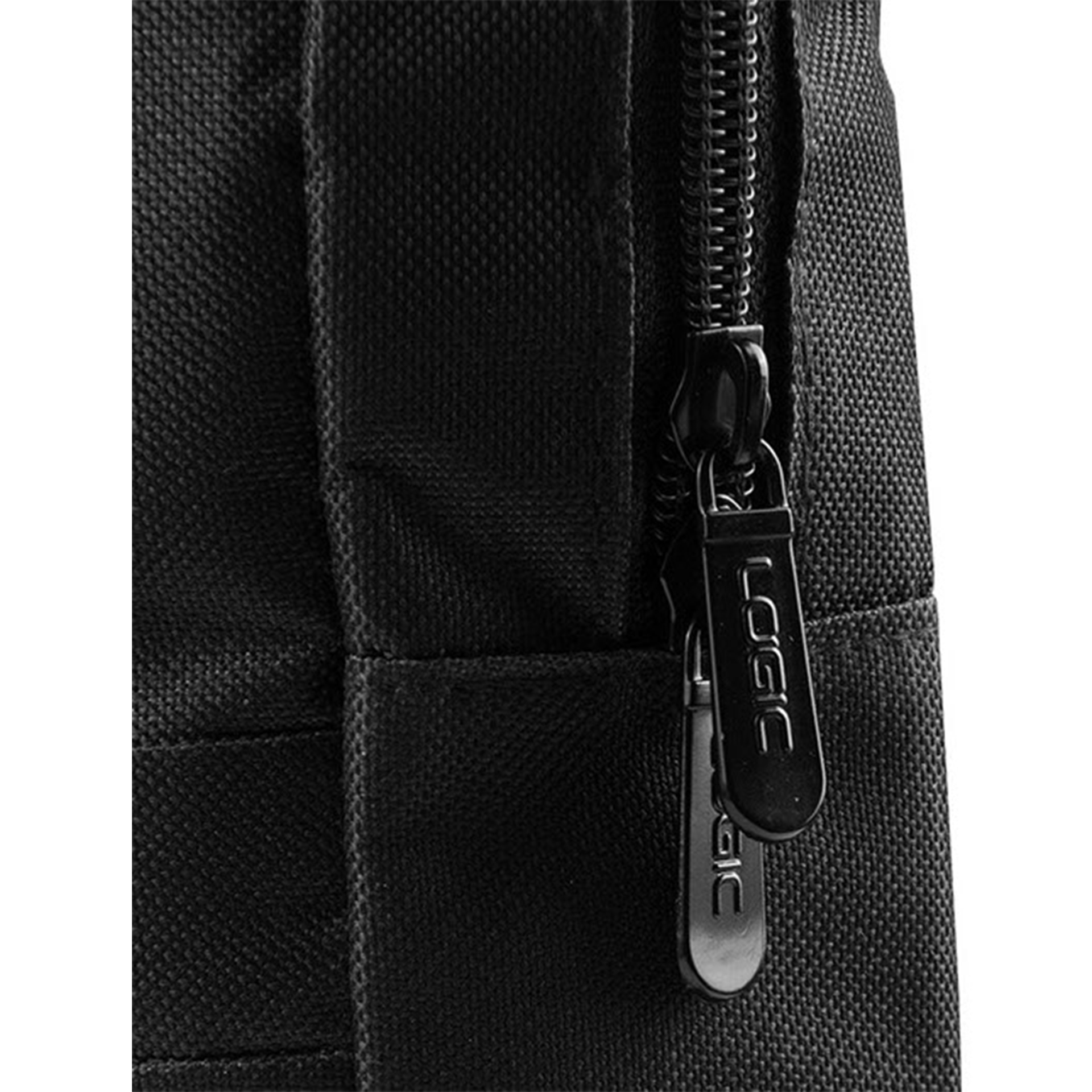 TORBA NA LAPTOPA 15,6 CALA LEKKA Z REGULOWANYM PASKIEM NA RAMIĘ DO 15,6" Kolor Czarny