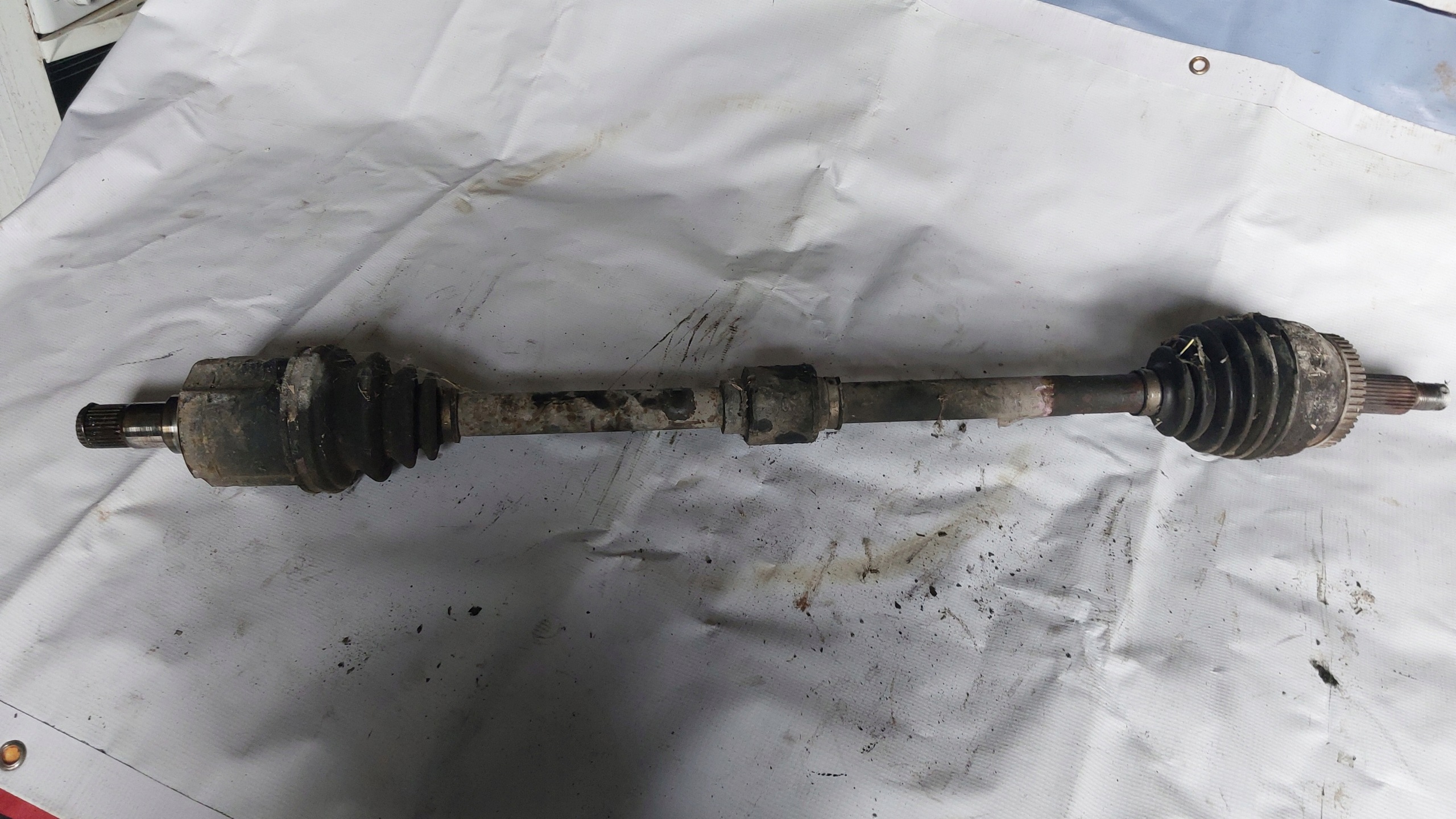HYUNDAI TUCSON and 04-10 R. 2.0 CRDI semi-axis right front front long 2WD
