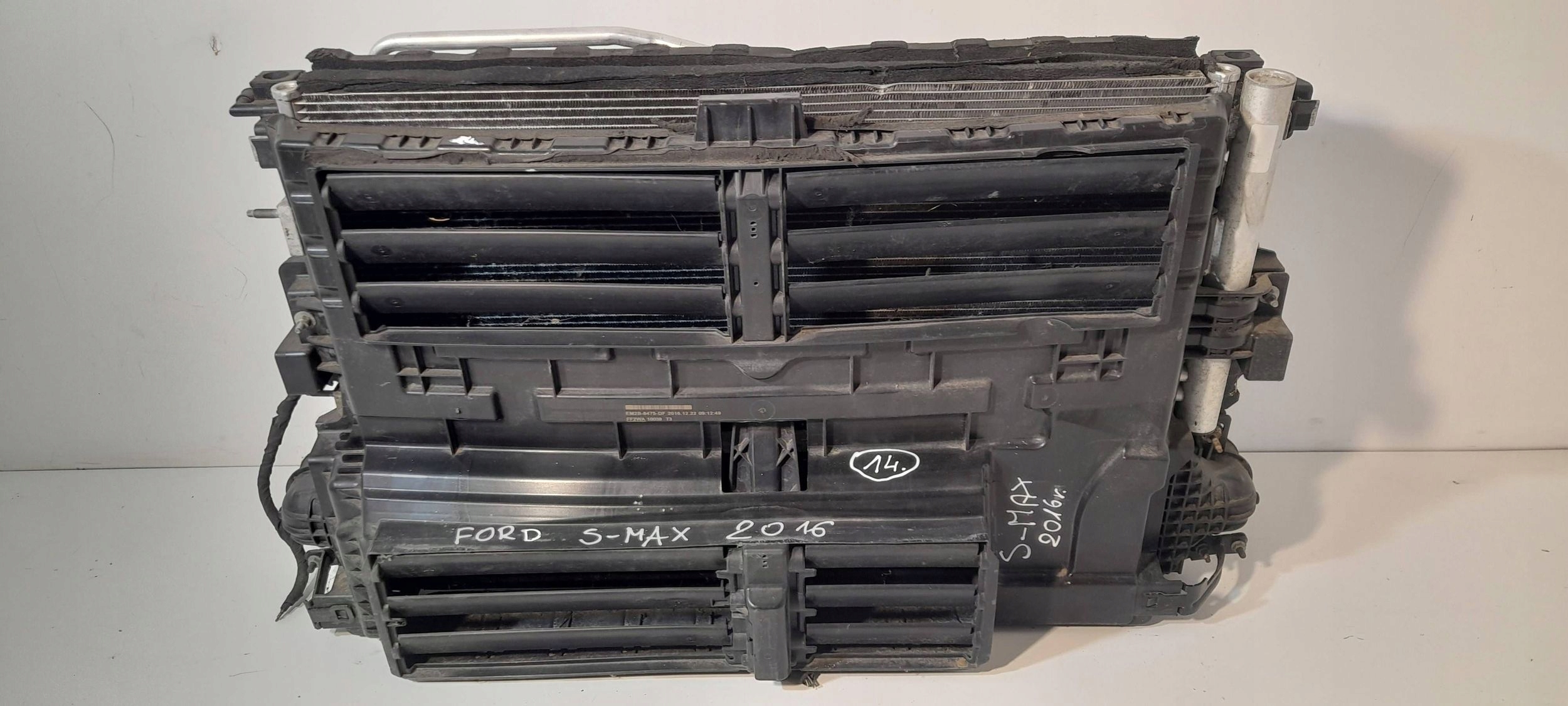 Ford S-Max 2,0TDCI kühler lüfter luftführung komplet EM2B8475DF (14)