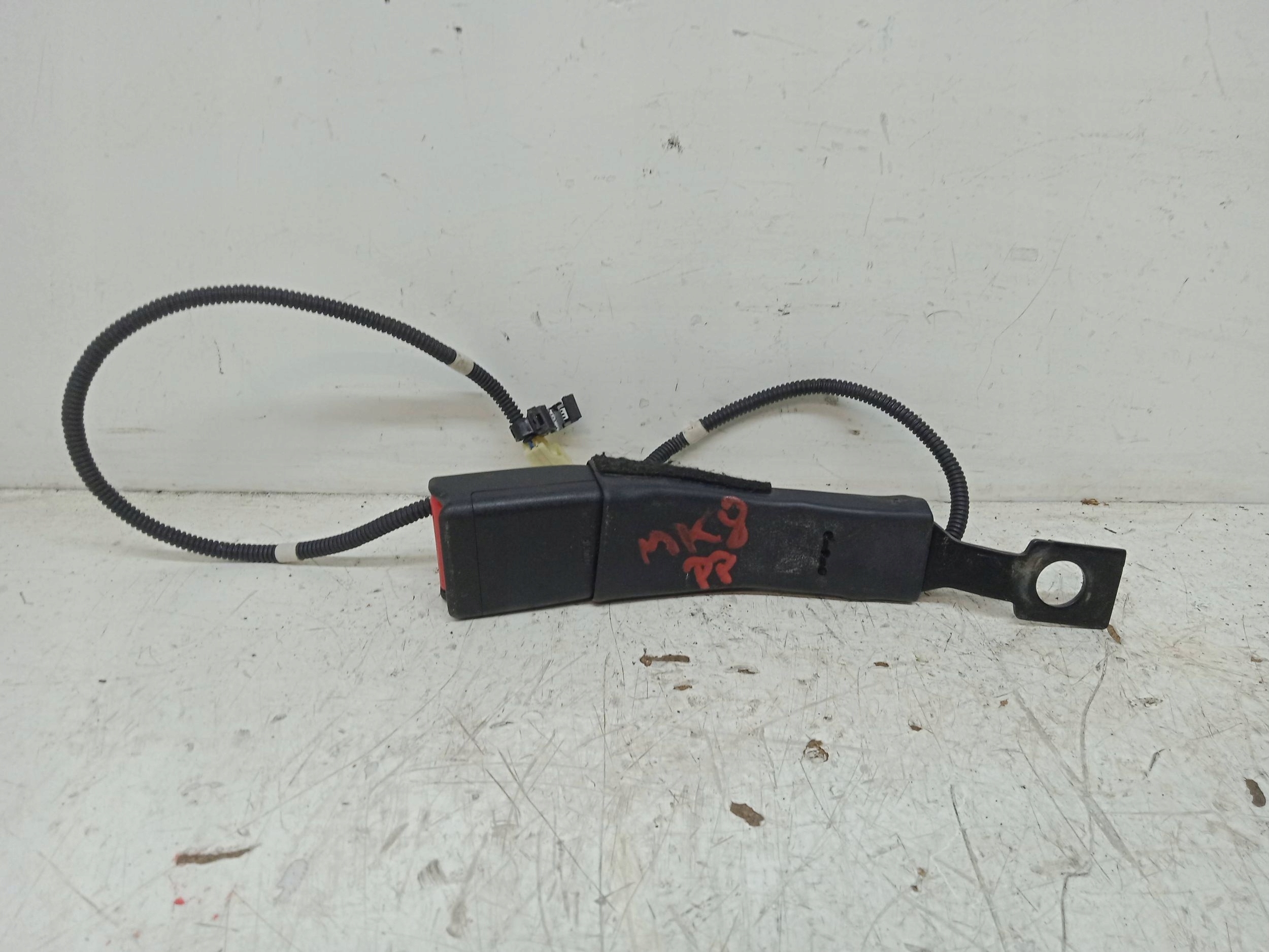 Fixation arbre ceintures sécurité de Sécurité Droite Avant SUZUKI SWIFT MK8 2019R