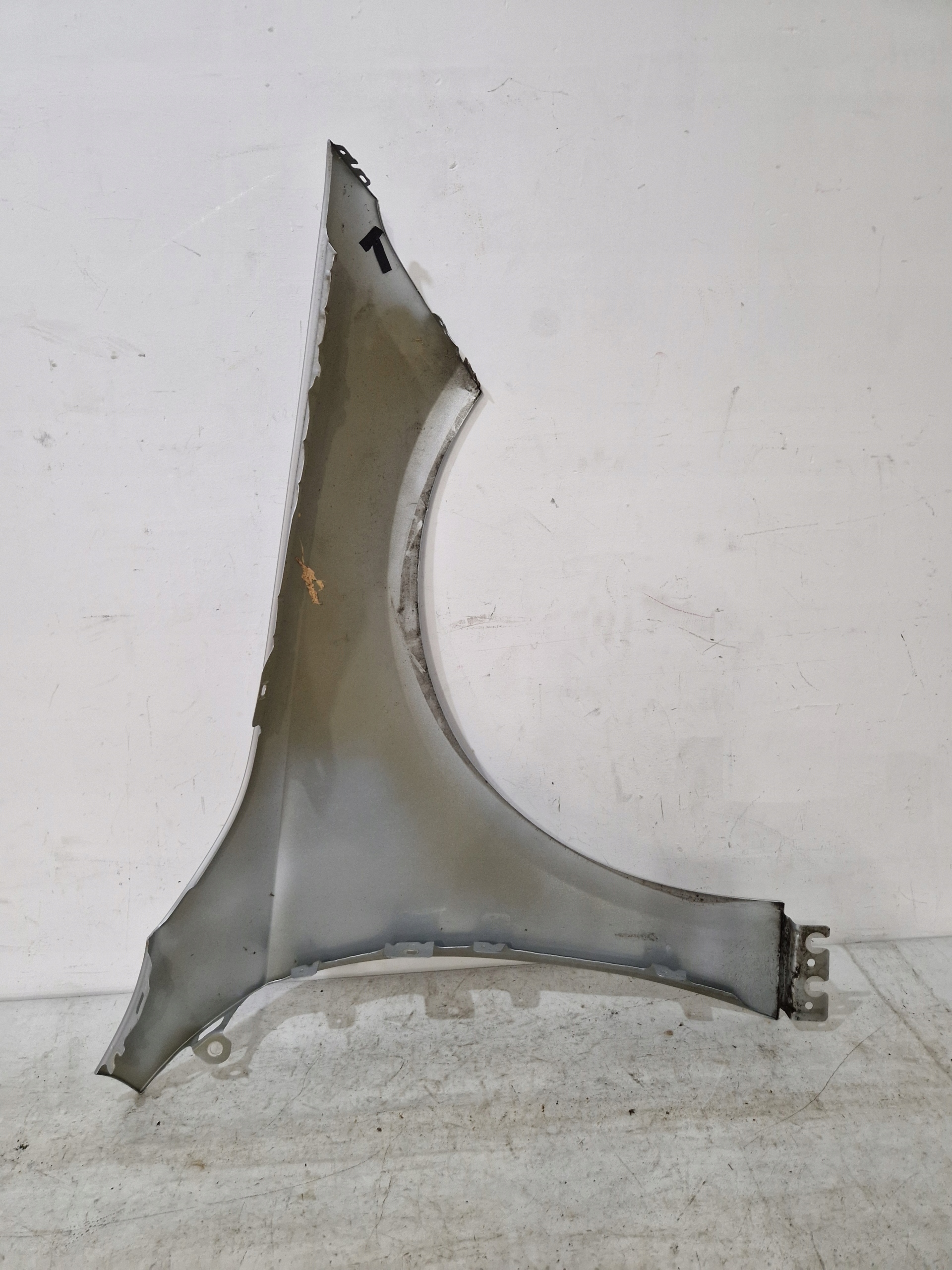MERCEDES CLA W117 - fender front left A1178810500