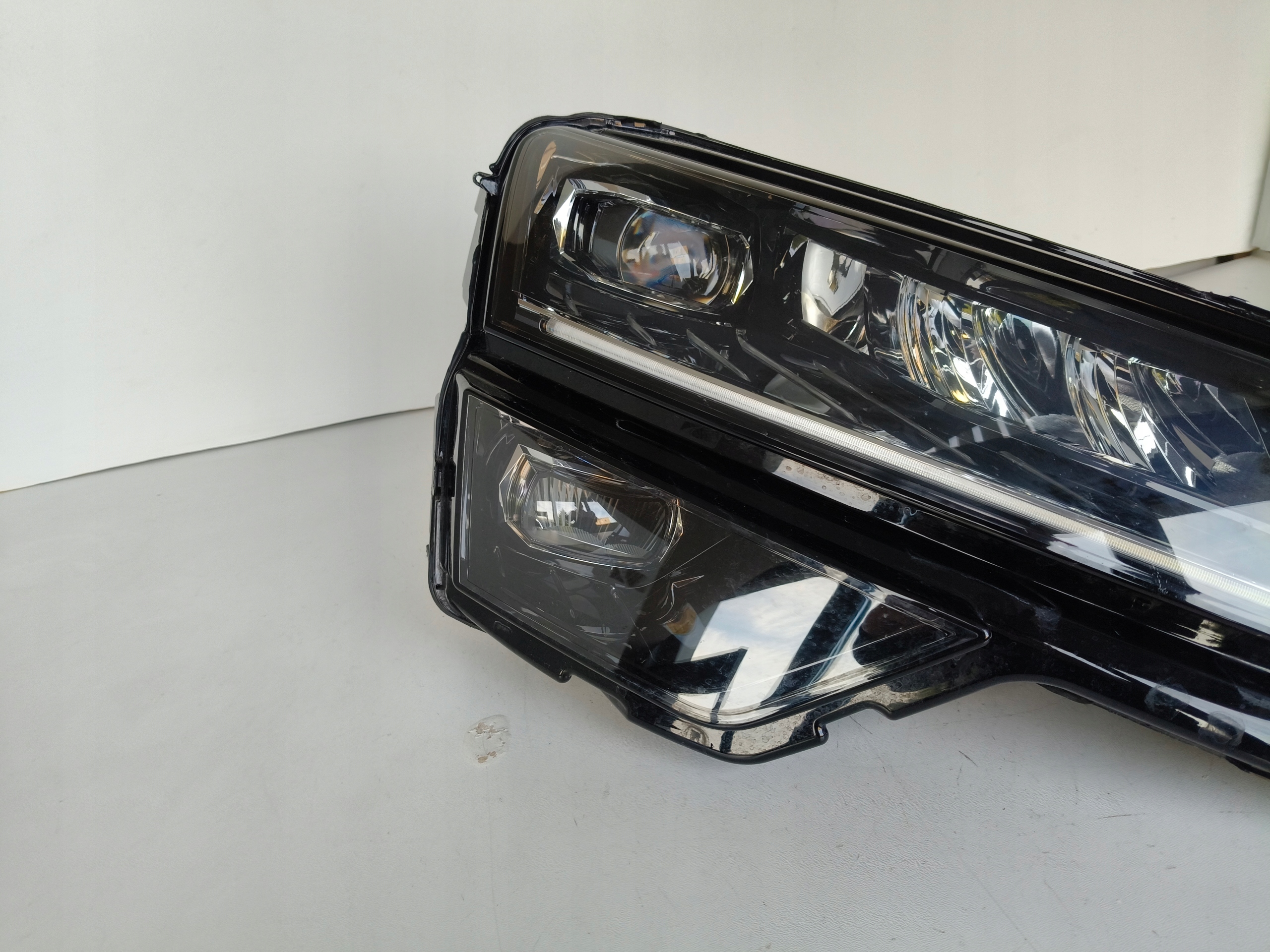 light right REFLEKTOR SKODA KAROQ 57A 17- FULL LED