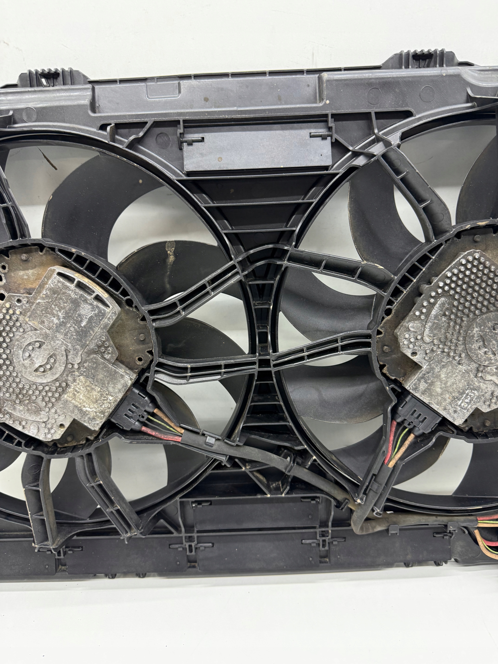 AUDI A7 A8 A5 A6 C7 3.0 TDI ventilátor ventylátory chladiče CALE originál!