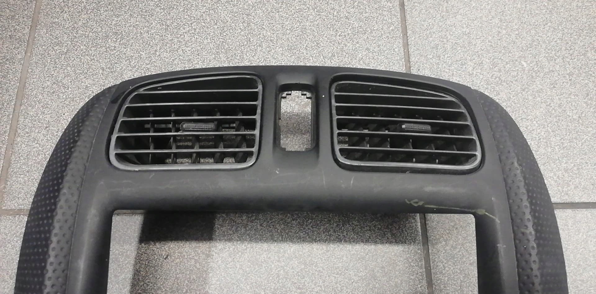 панель потока воздуха mazda 323 F BJ BJ0J 55 211