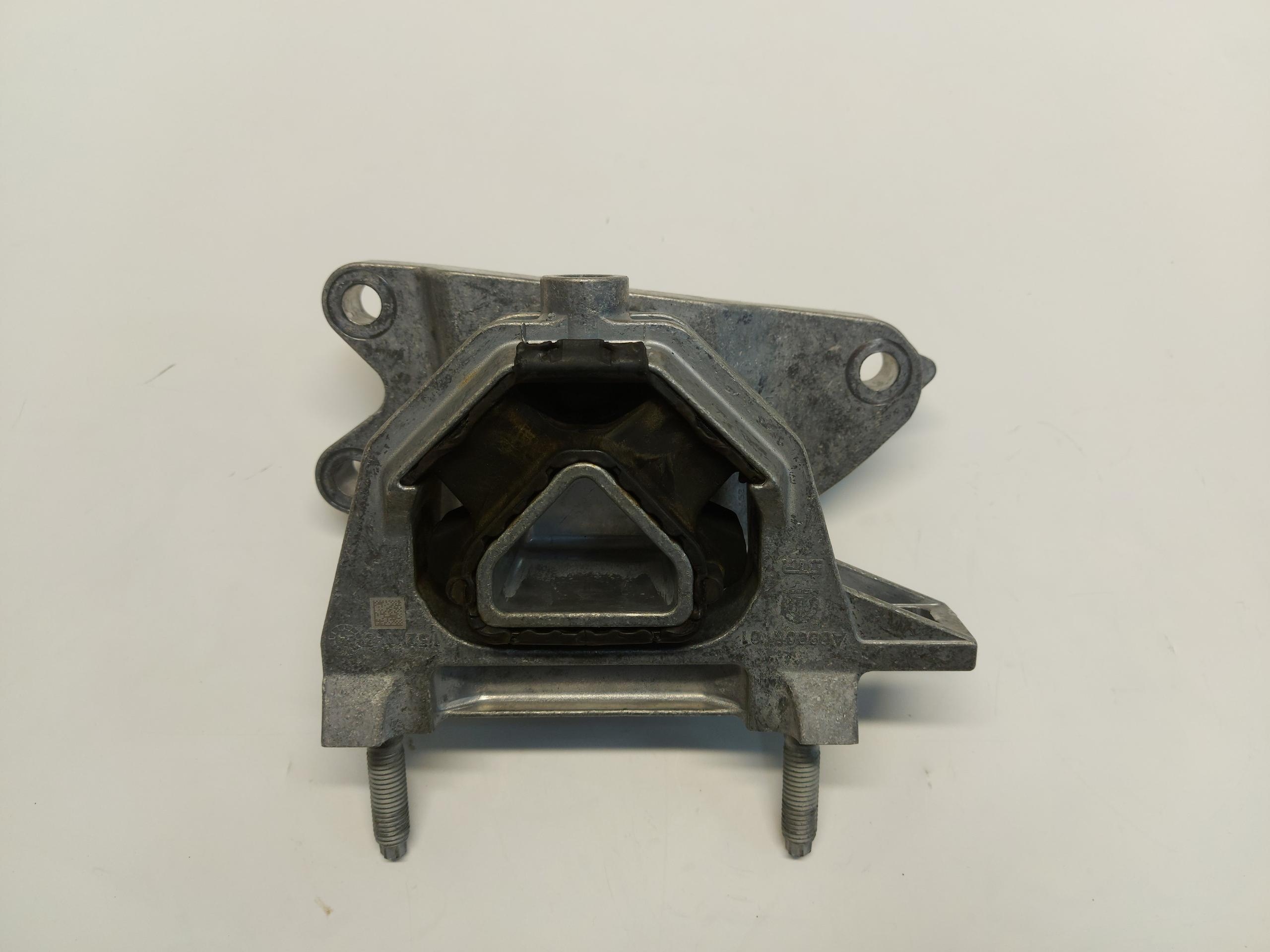 Opel Mokka-E II B airbag engine mount 9826533880
