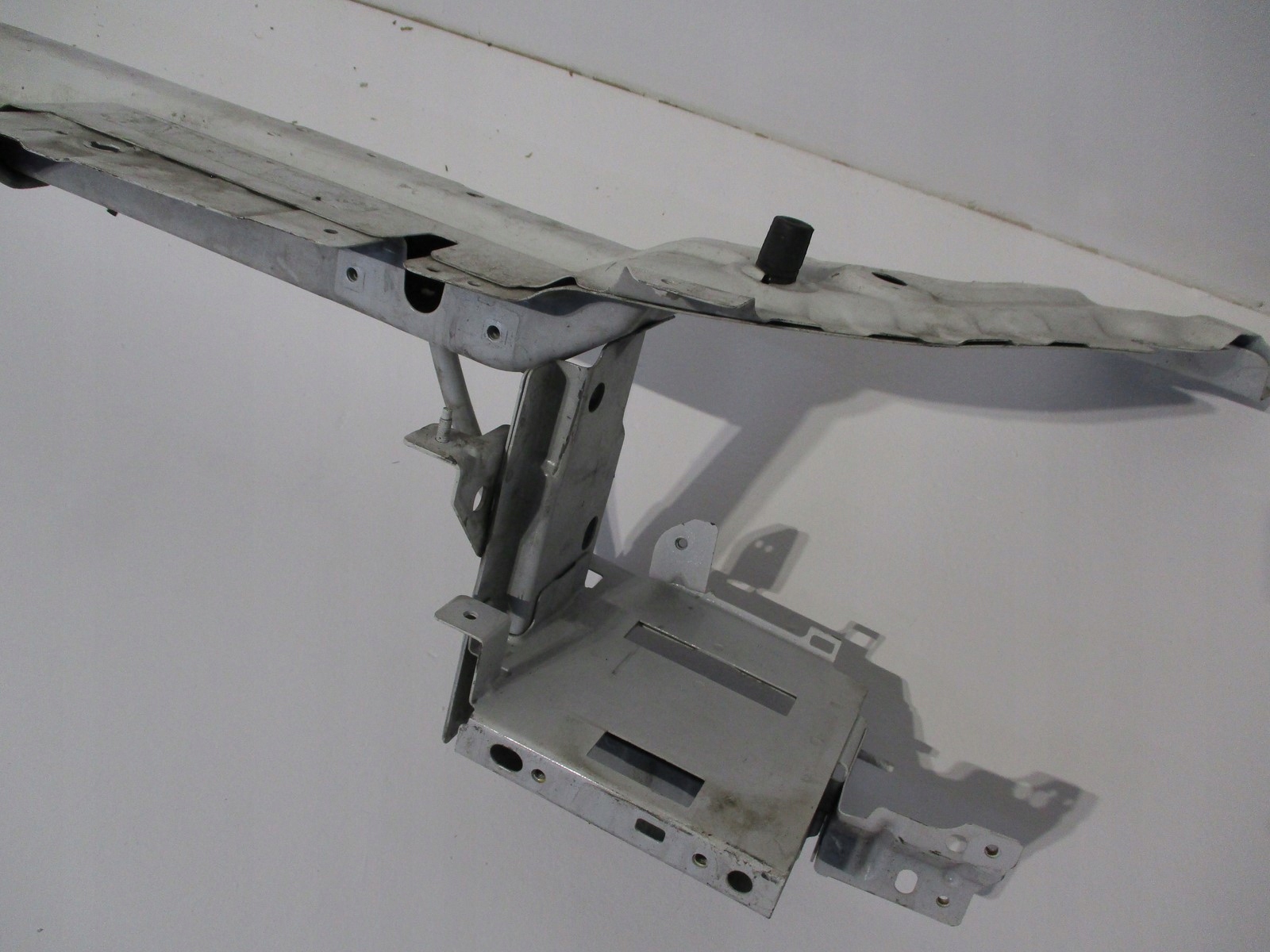 PAS GÓRNY WZMOCNIENIE DISCOVERY SPORT Producent części Land Rover OE