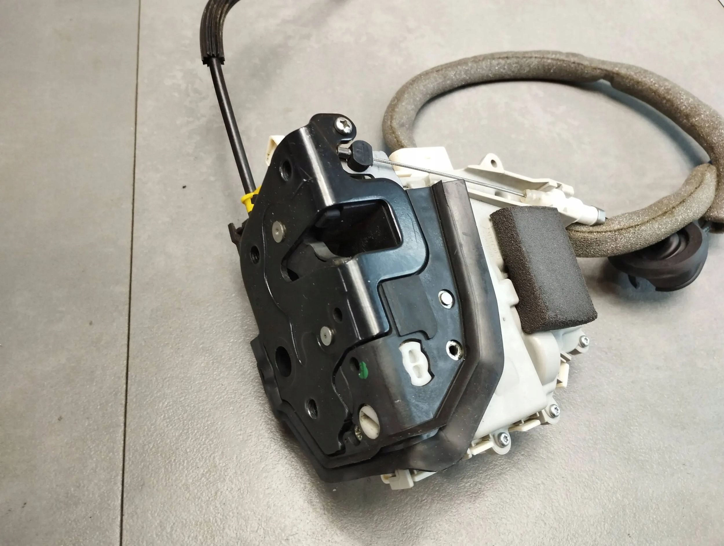 Audi A1 8X lock right 8J1837016D