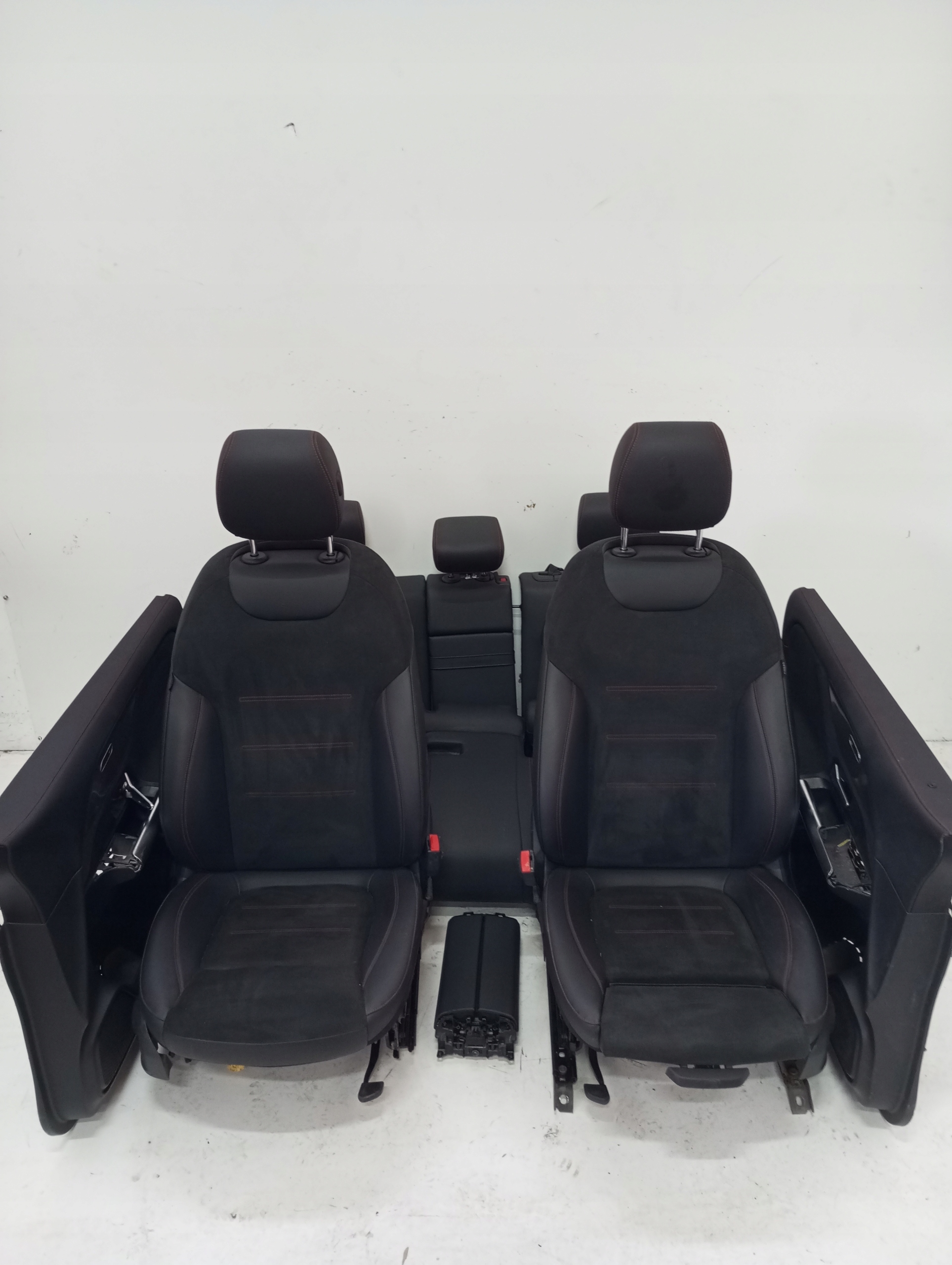 verkleidung Halbleder Sitze Mercedes EQA 247 21R ALCANTARA
