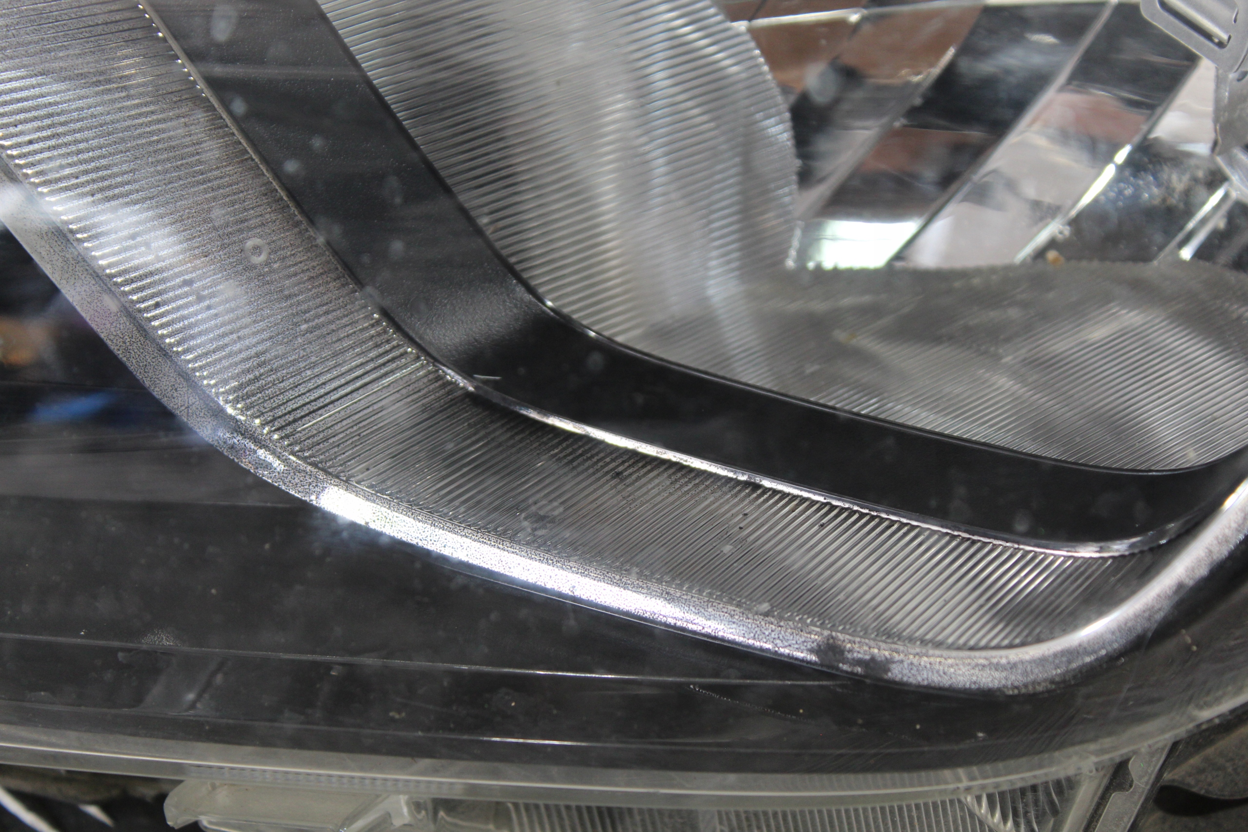 light left front MICRA V 5 K14 26060-5FA0A