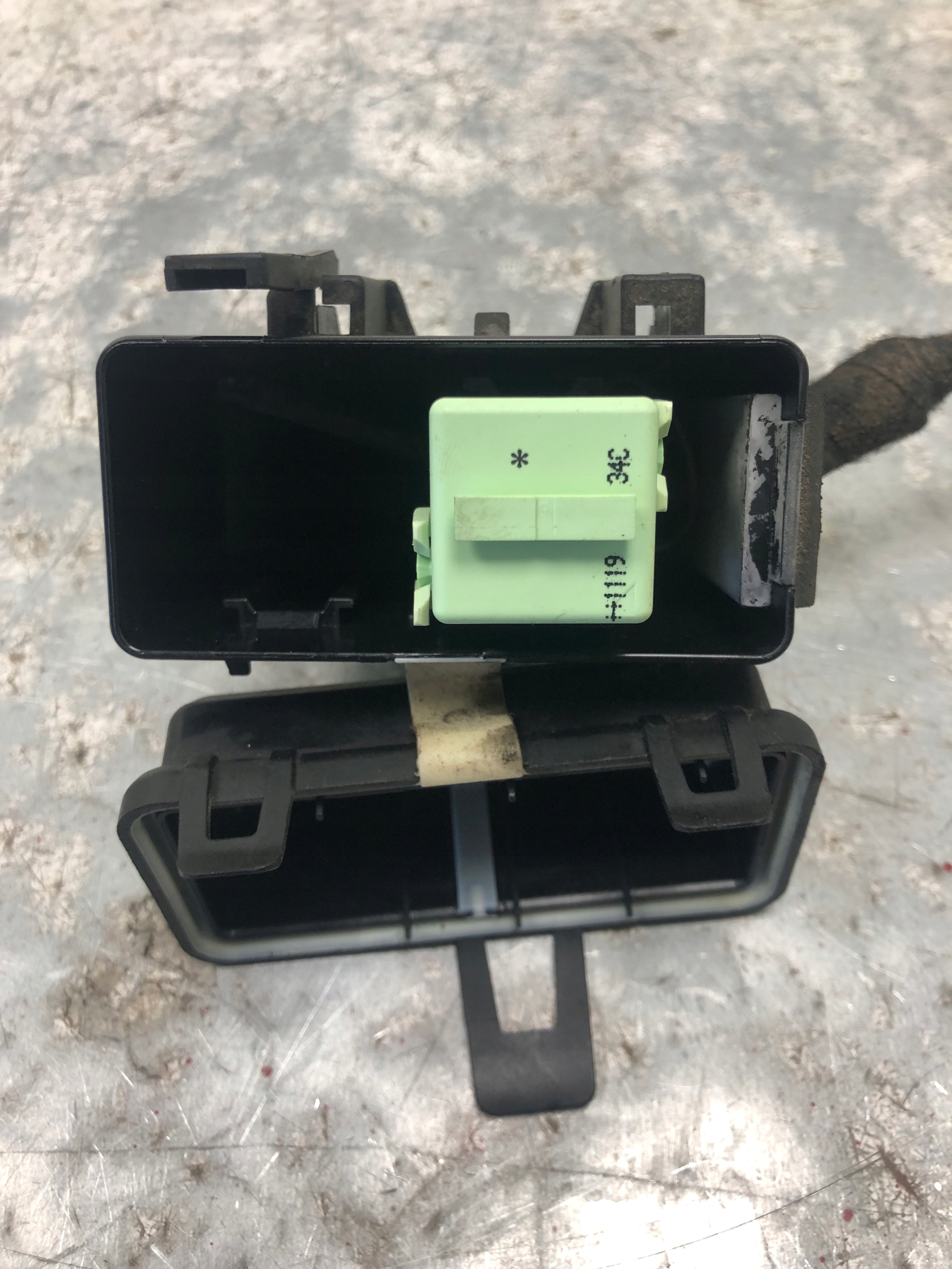 Module fusibles MINI R55 2755704