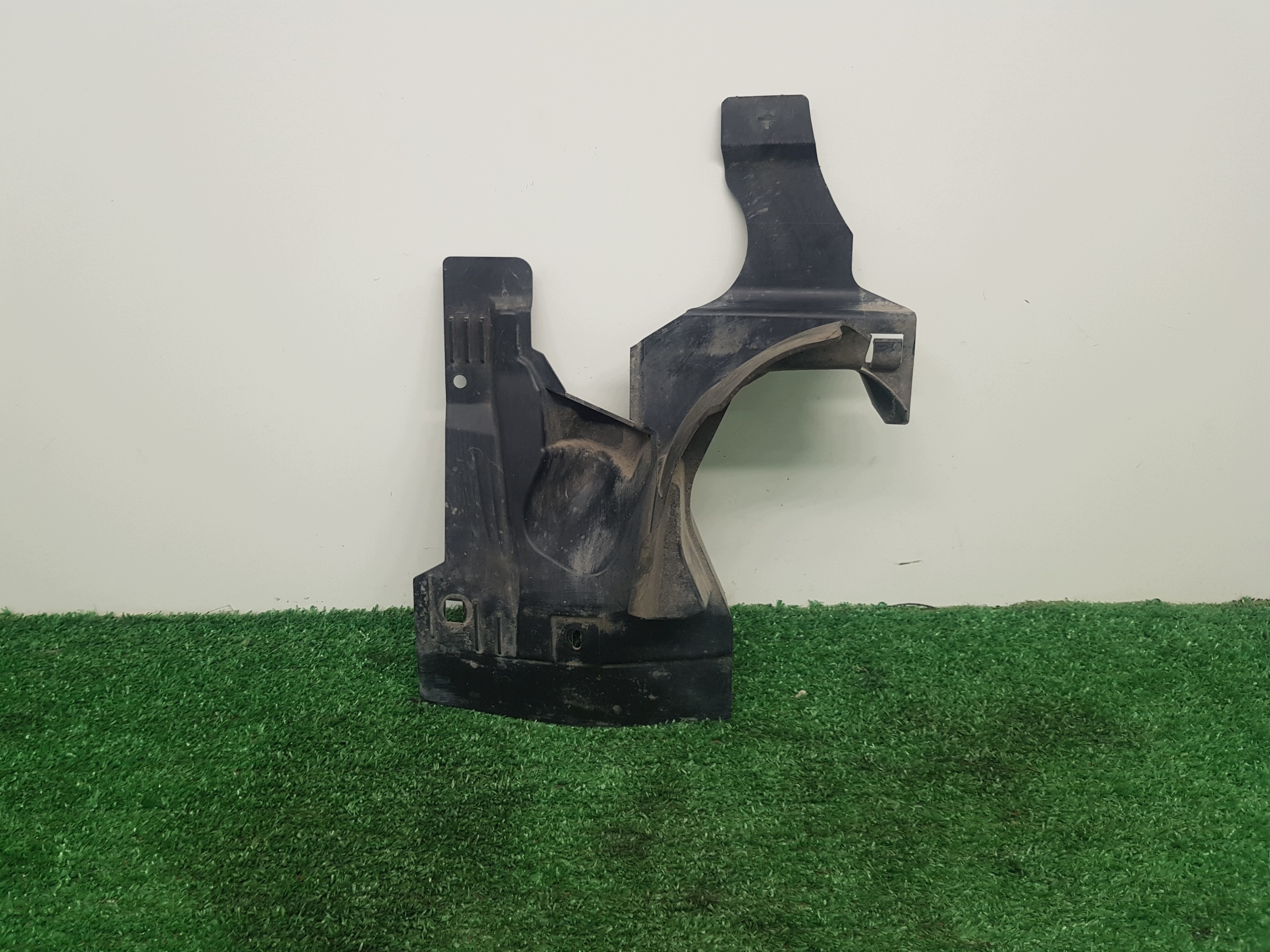 mudguard flap right front VOLVO XC90 II 2019 31497198