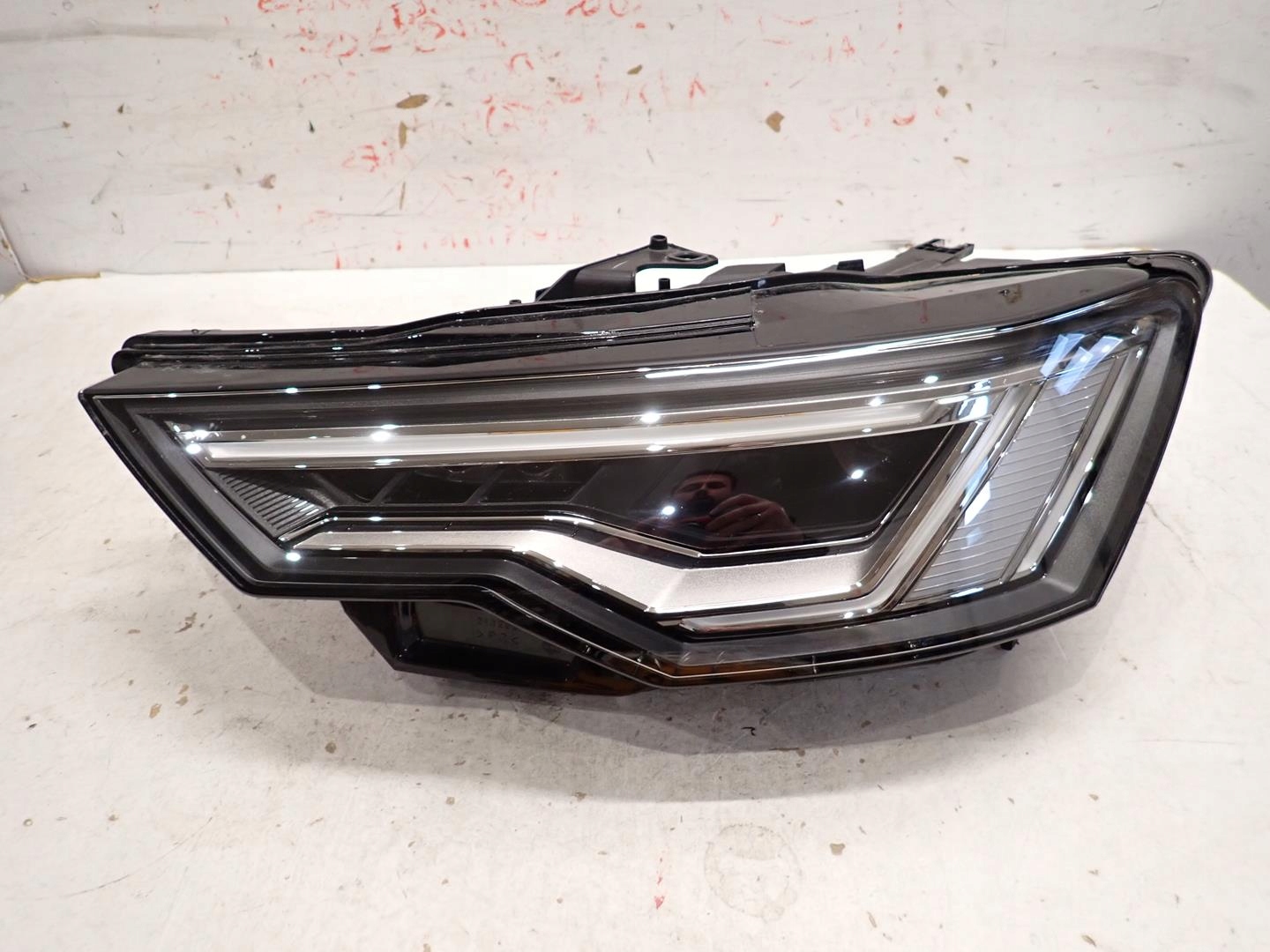 light front right left AUDI A6 C8 2018- FULL LED MATRIX 4K0941039