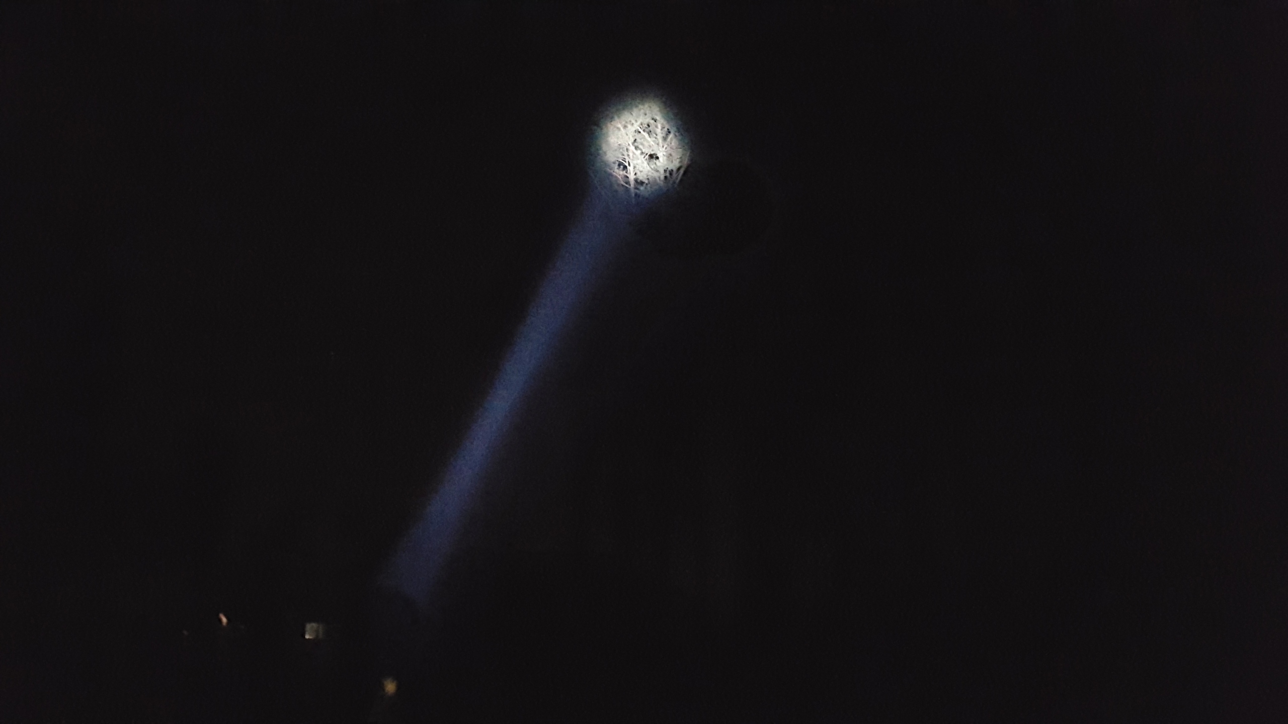 LATARKA USB 2X LED T3 COB USB Z AKUMULATOREM ZASIĘG 400m ZDJĘCIA NOCĄ Kolor dominujący wielokolorowy