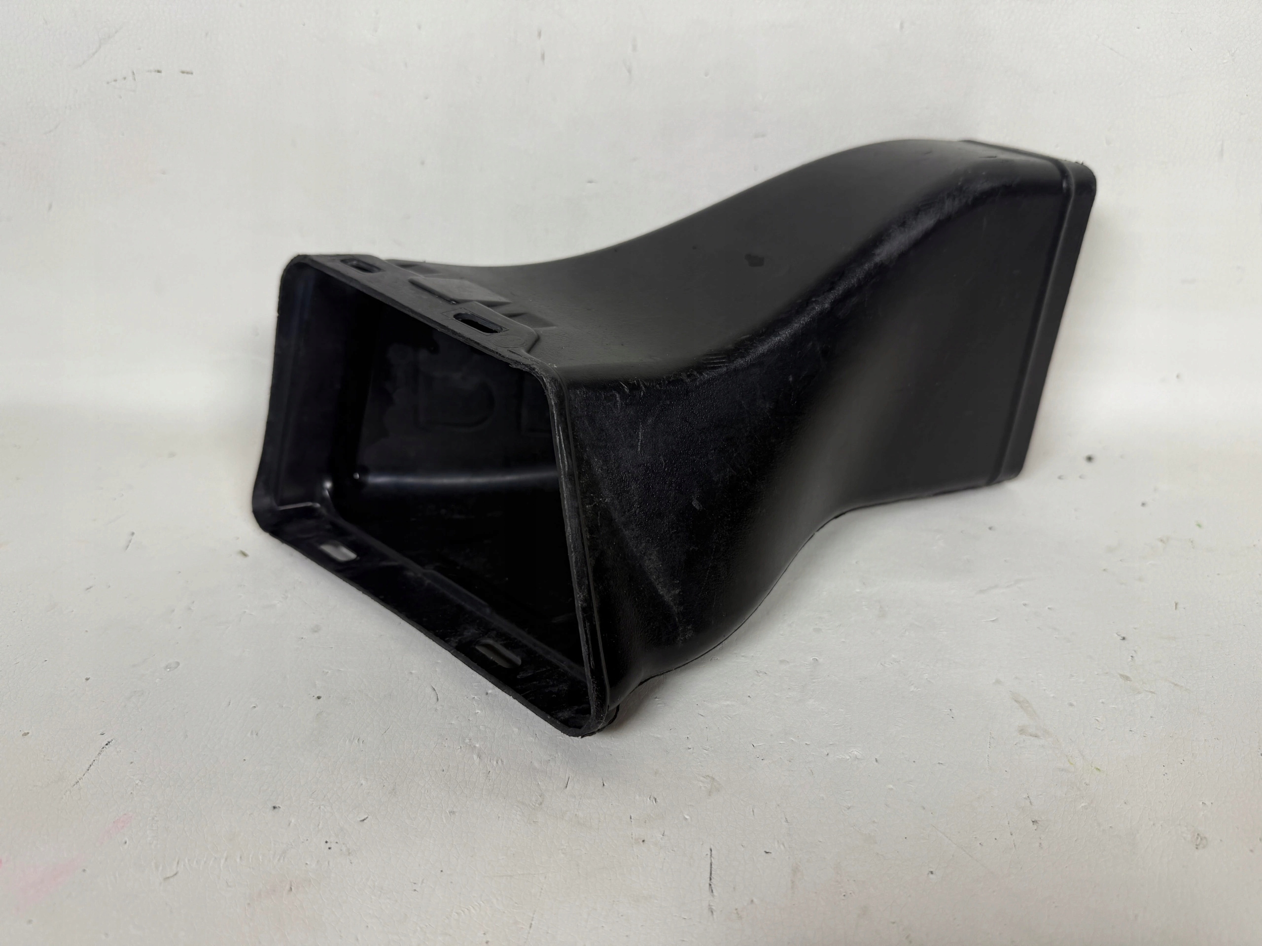 BMW 5 E60 intake drain air 7178086