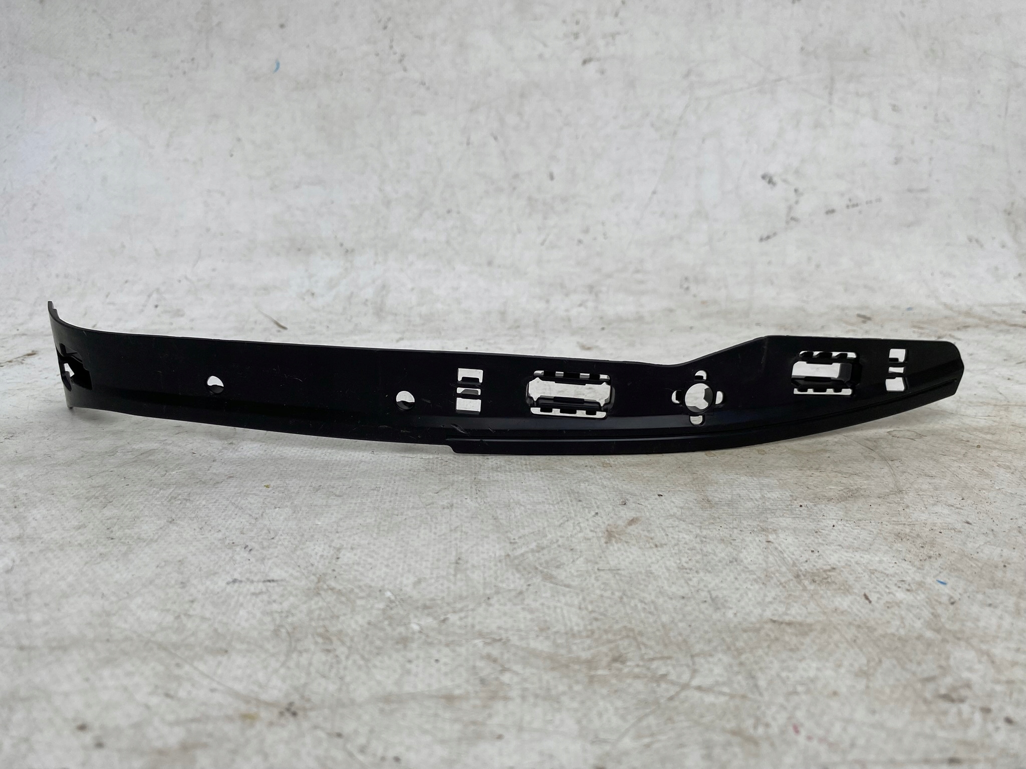 VW T5 stoßstangenführung links vorne 7E0807183A