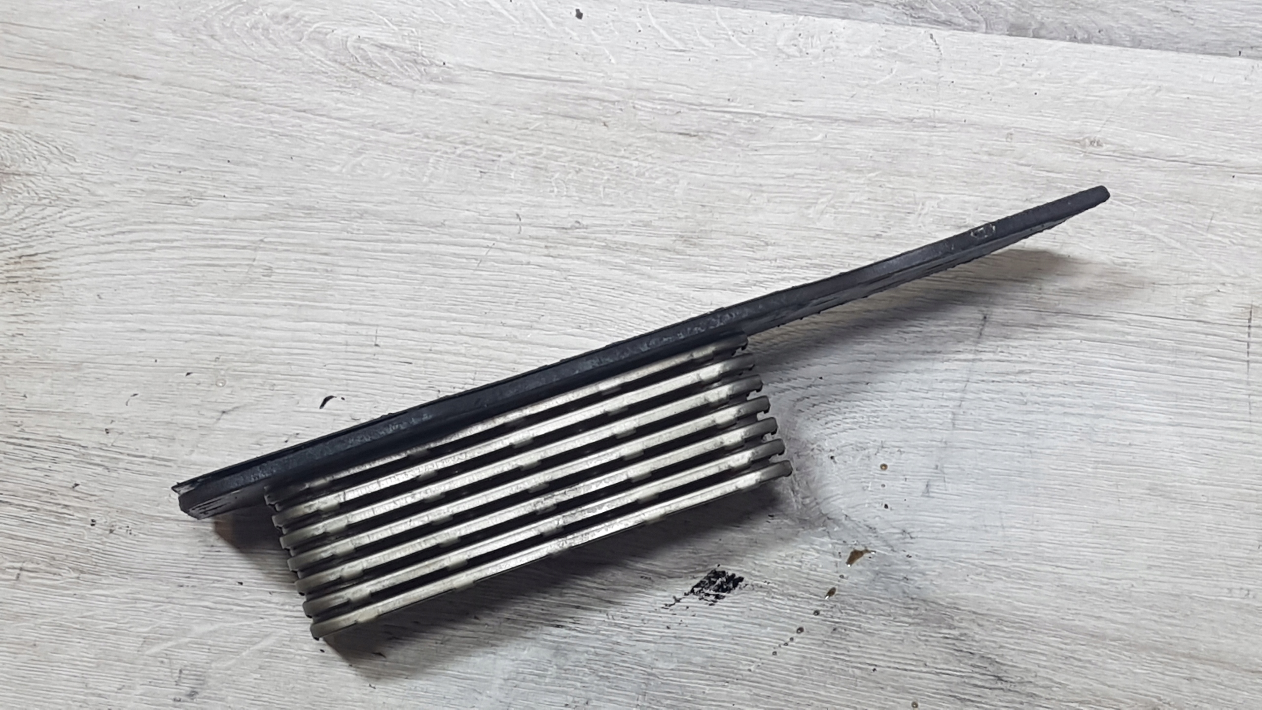 CHŁODNICA OLEJU WYMIENNIK CIEPŁA DAF 45 55 LF EURO 3