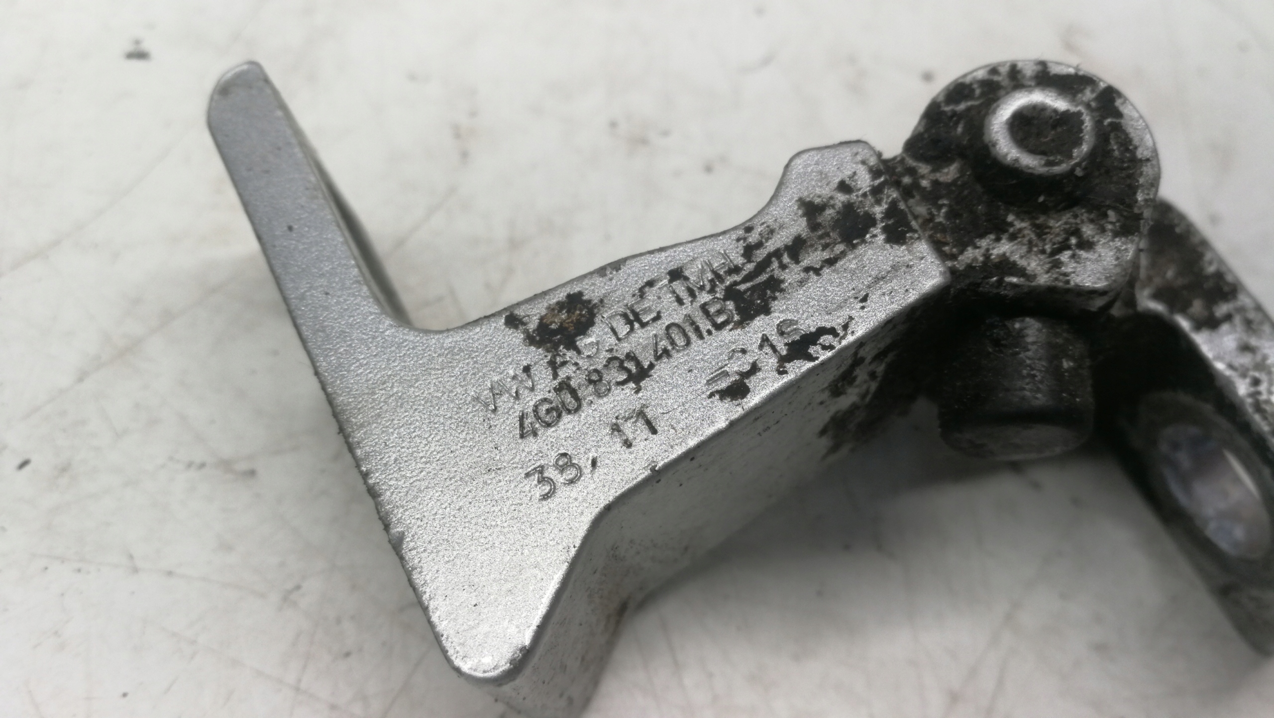 hinge door left front AUDI A6 C7 4G0831401B