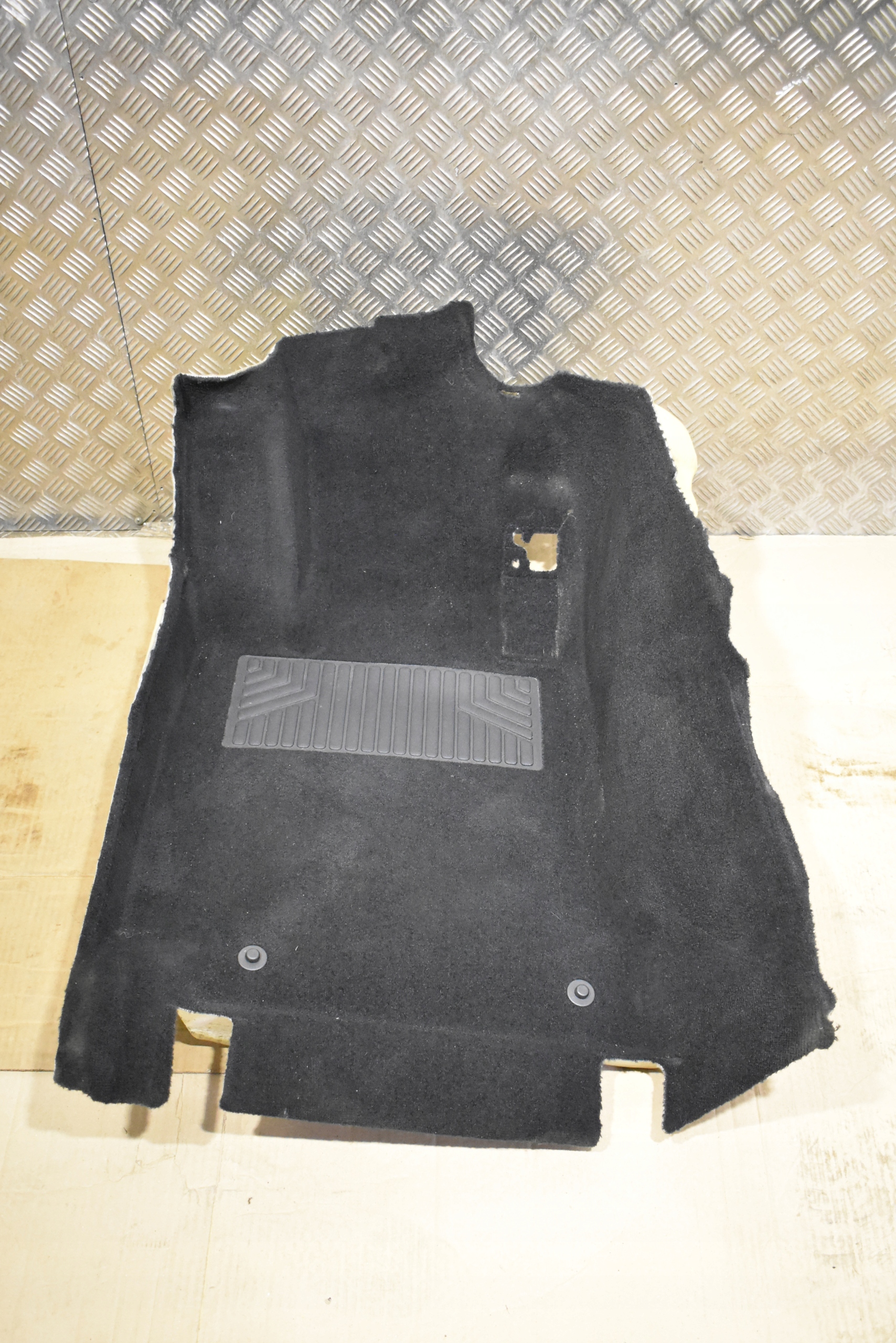 IDEALNY carpet front left MERCEDES W205 C63 1