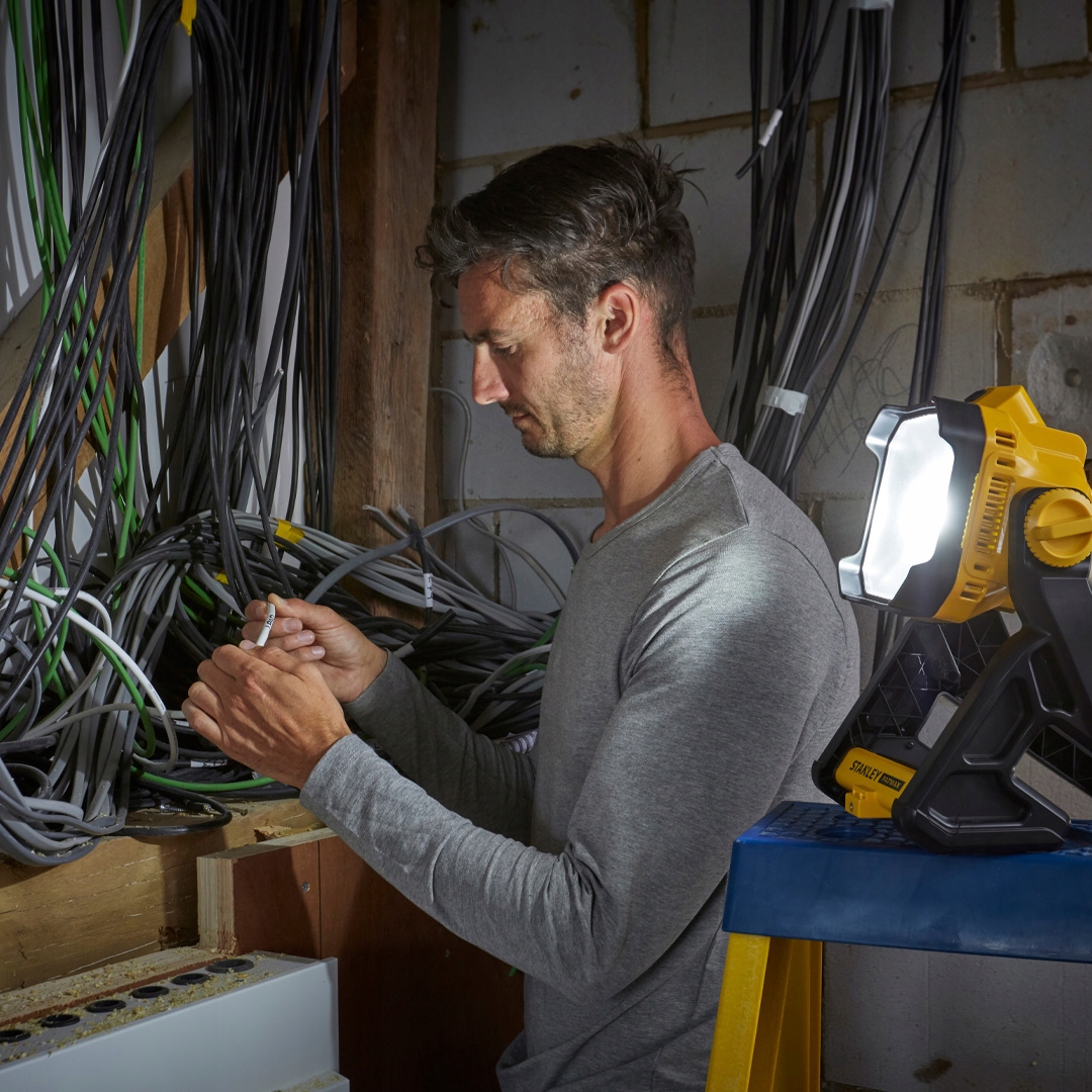 Lampa LED 18V 1850lm V20 STANLEY SFMCL030B Kod producenta SFMCL030B-XJ