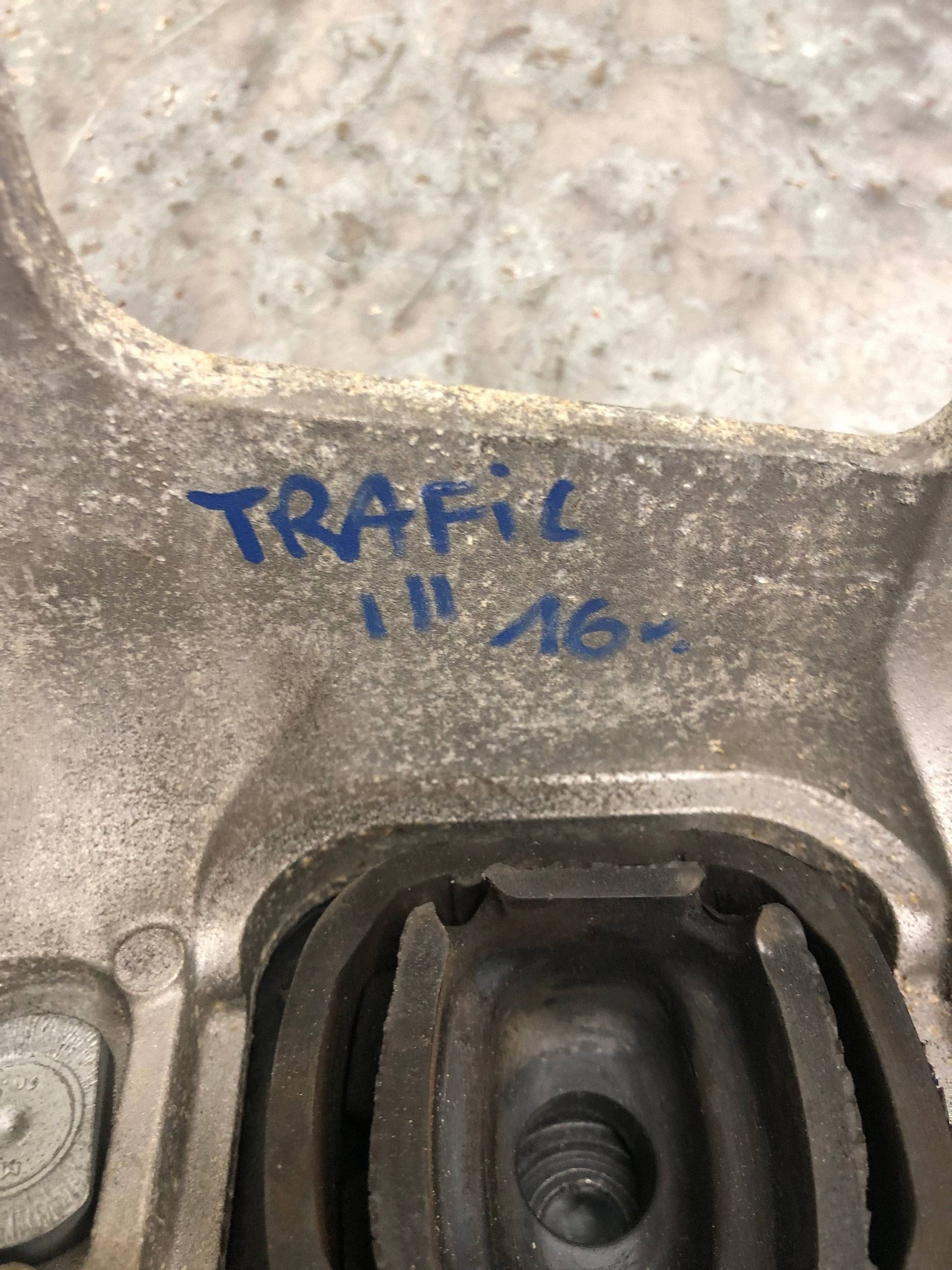 holder gearbox mounting RENAULT TRAFIC III 112228161R