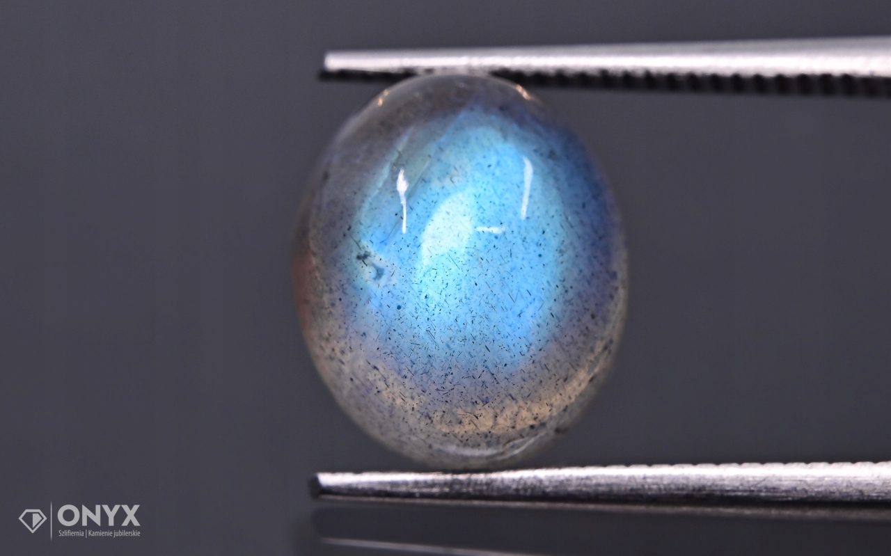 Labradorit kabošon A ovál 11x9 mm