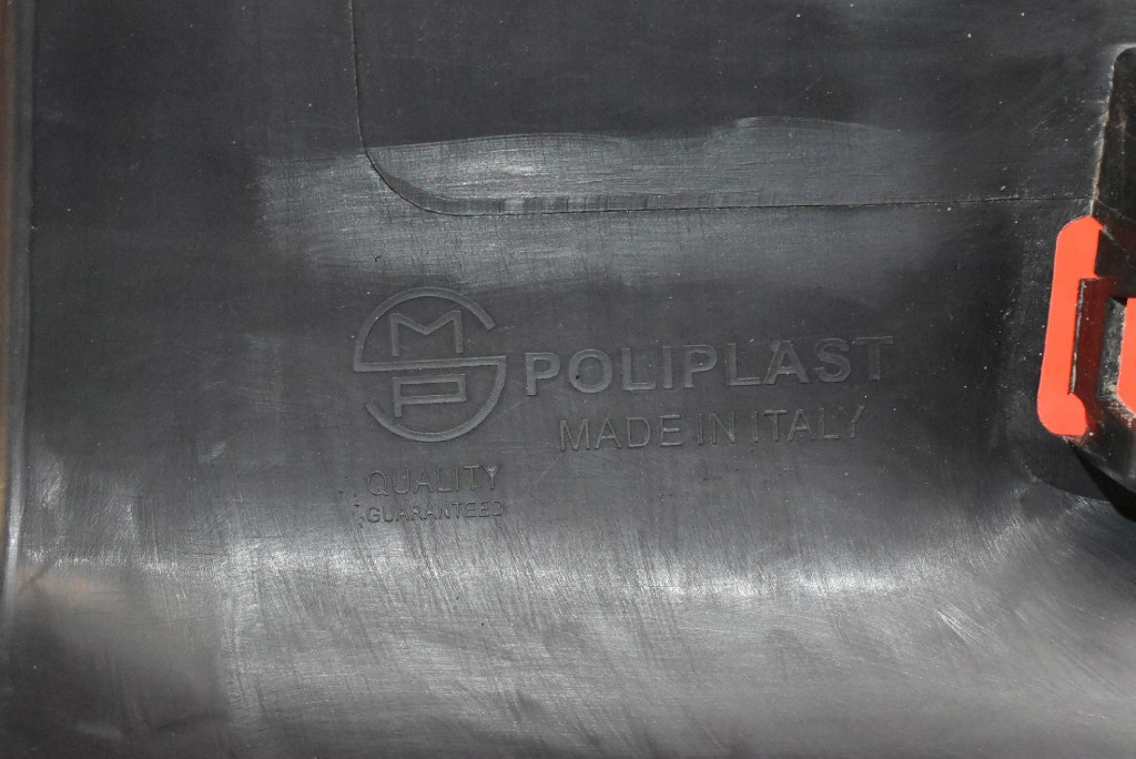 corner right lower black RENAULT TRAFIC 3 III 14-21