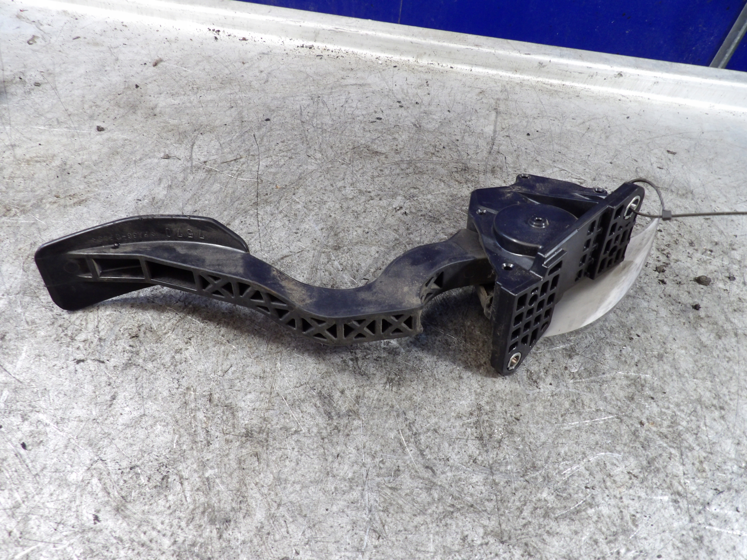 Mazda 2 accelerator pedal K4238-7410 DF71