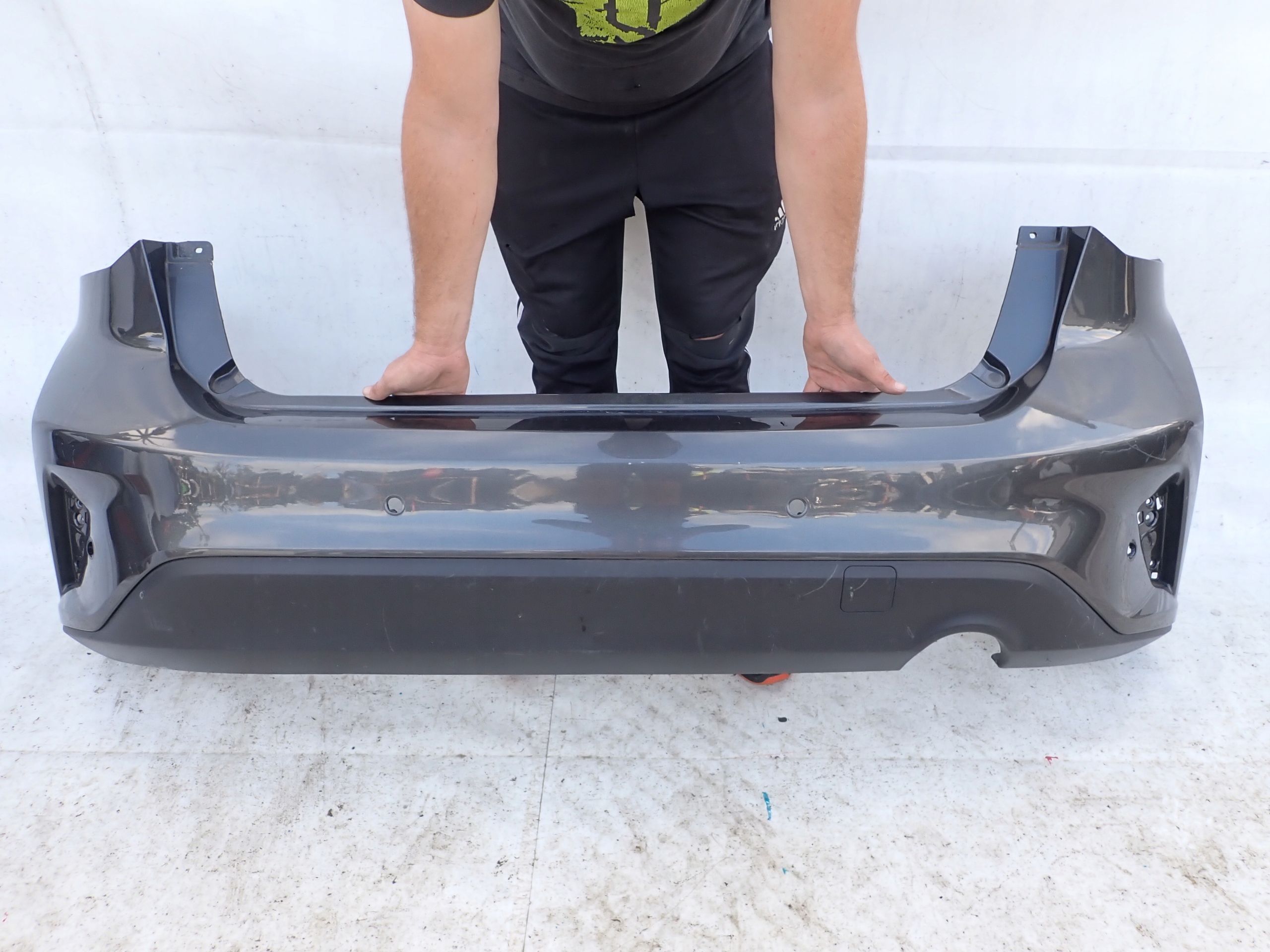 FORD FOCUS IV HB 18- bumper rear part rear 4PDC