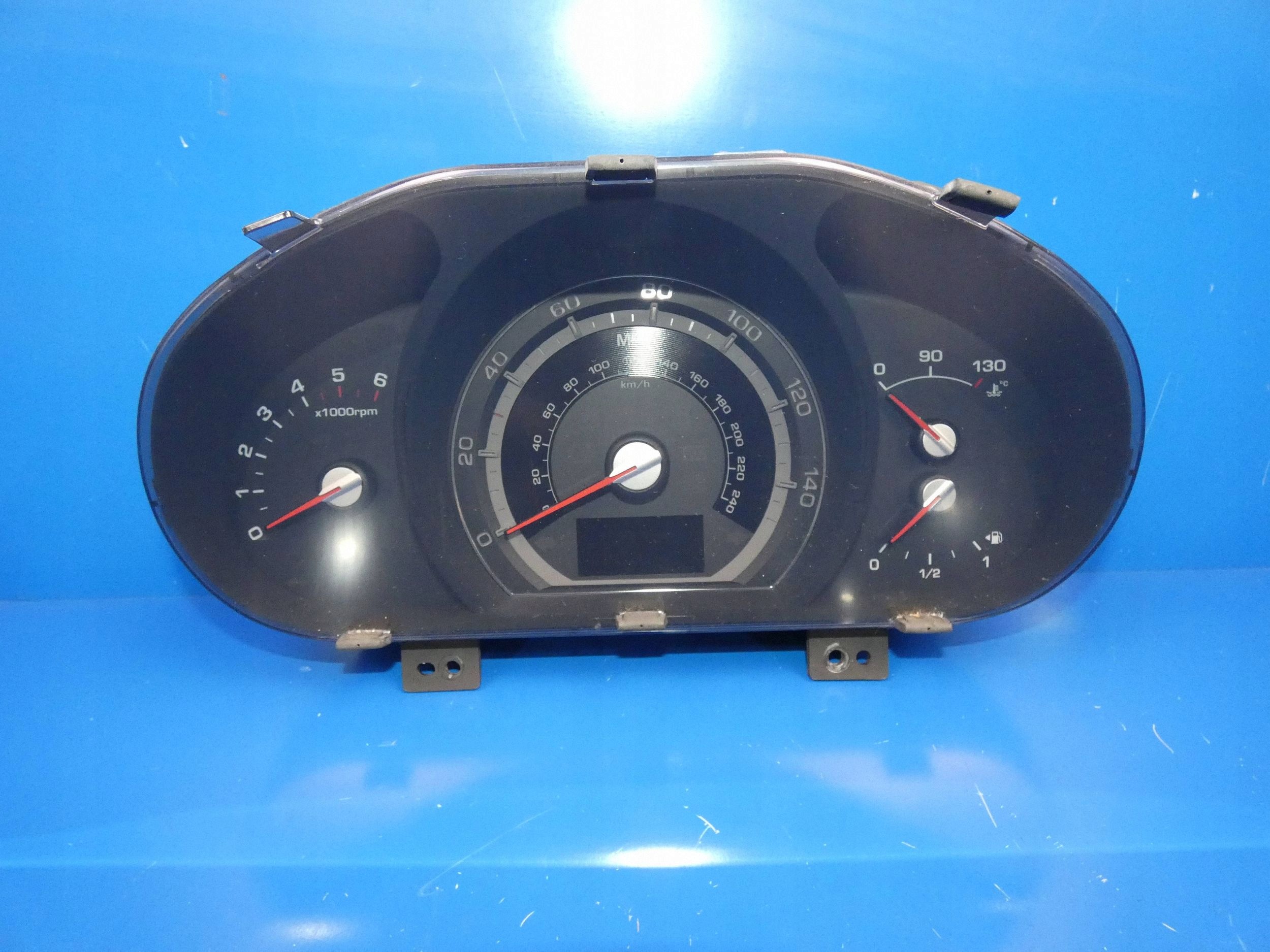 Instruments tachymètre compte tours KIA Sportage 940013U195