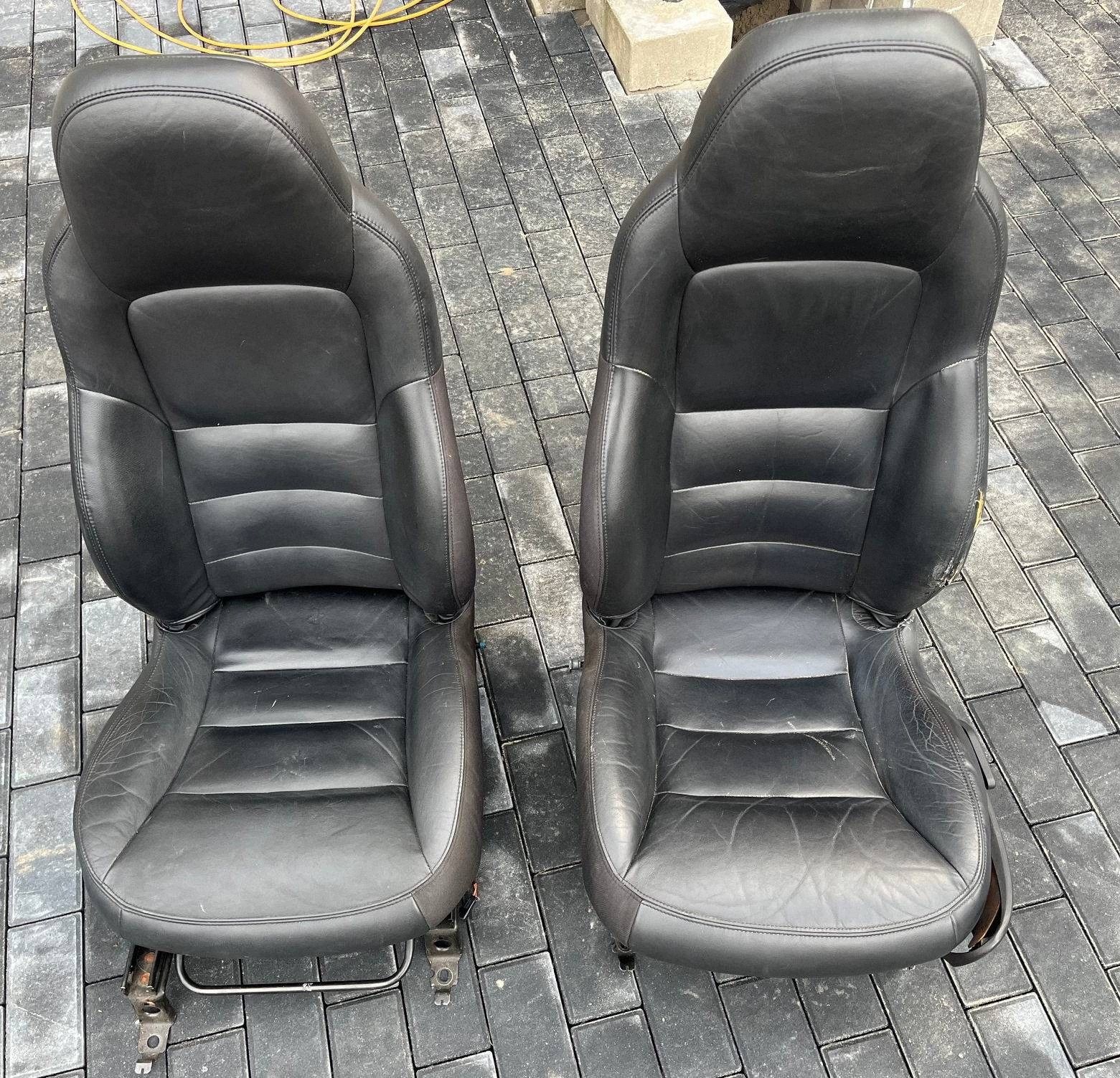 Komplet seats seats Chevrolet Corvette C6 2005