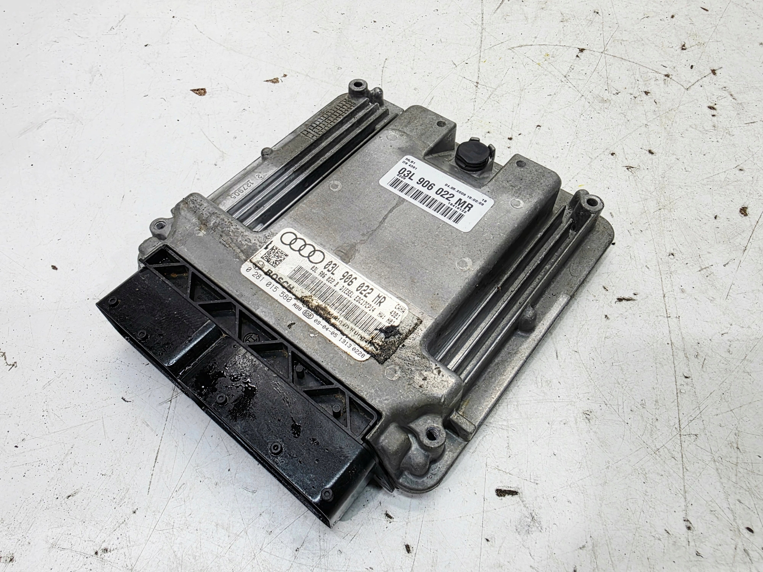 computer control unit of the engine AUDI A4 B8 A5 8T Q5 8R 2.0 TDI 03L906022MR