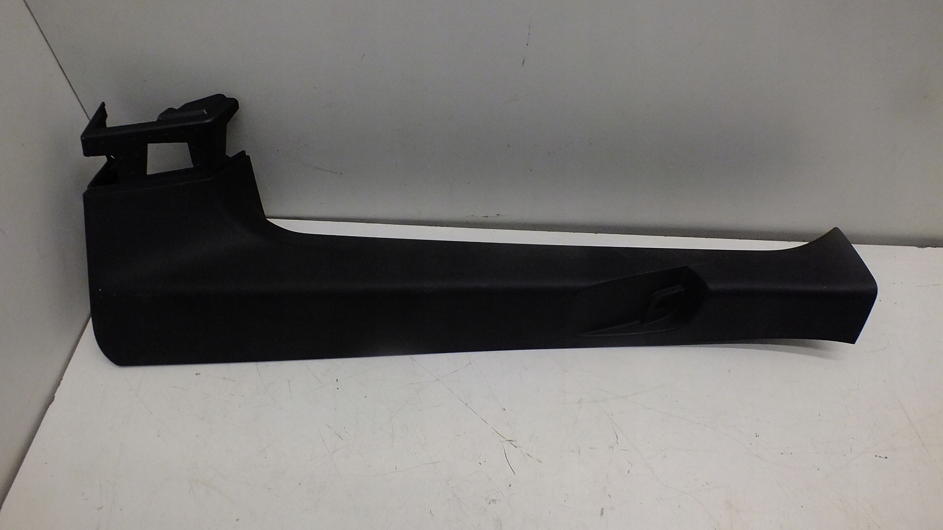 BMW G32 пластиковая крышка