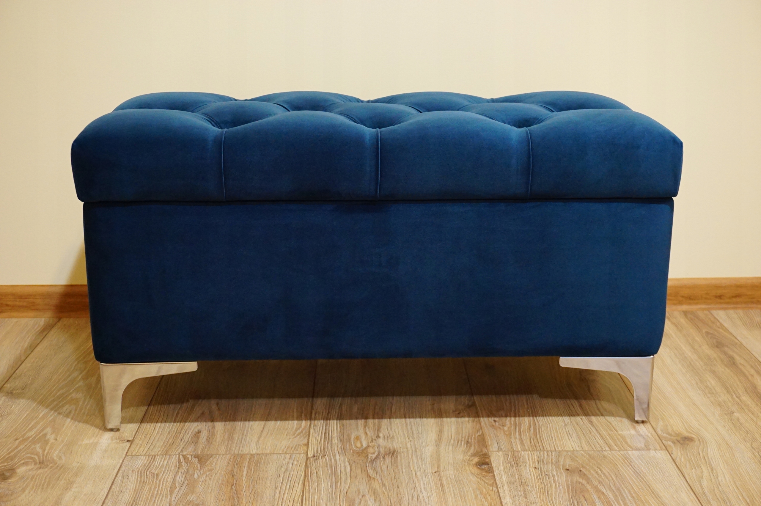 Pufa 80 - Ławeczka otwierana, pikowana Glamour. Głębokość mebla 40 cm