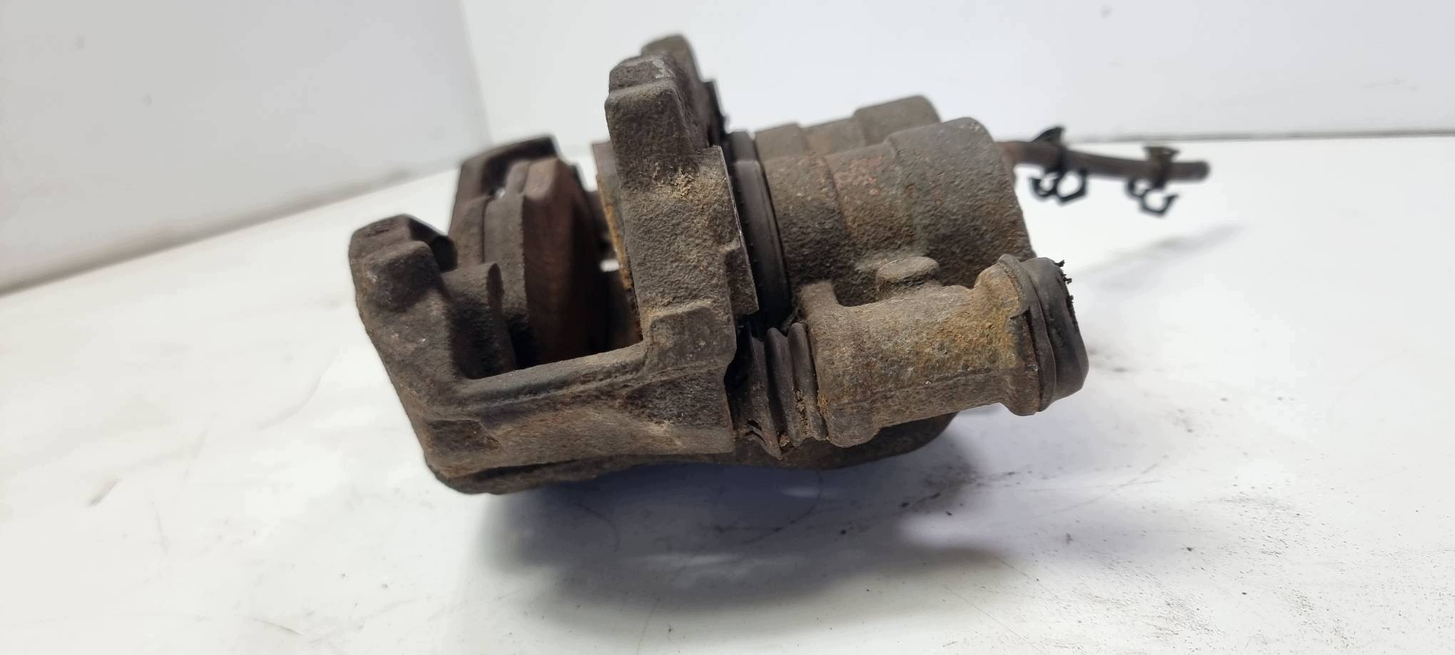 caliper brake front right IVECO DAILY 35S18