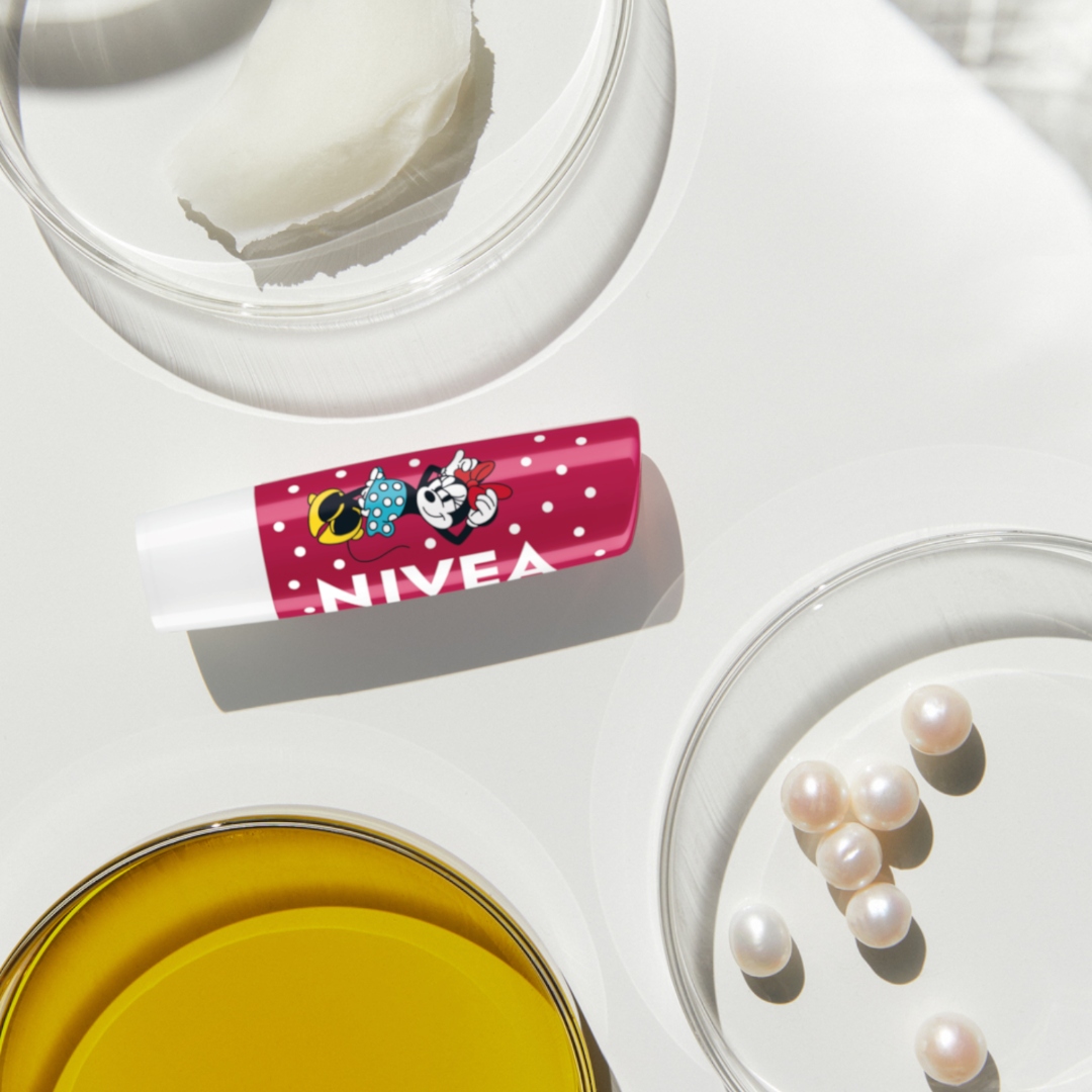 NIVEA Disney Edition Minnie Mouse Pielęgnująca pomadka do ust 4,8 g Rodzaj pomadka
