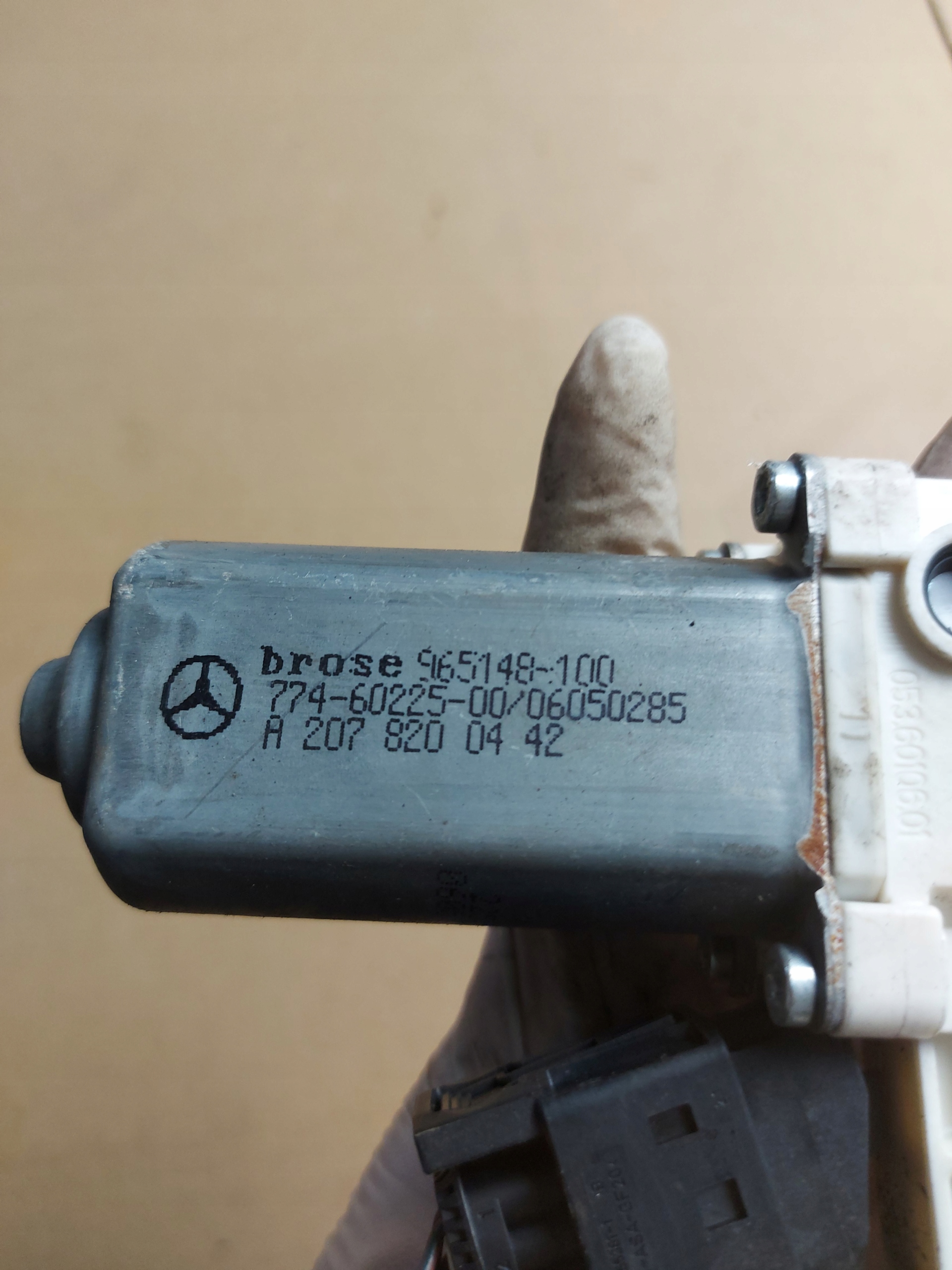 mini motor PODNOSNIKA windows right rear part rear MERCEDES E W207 OE