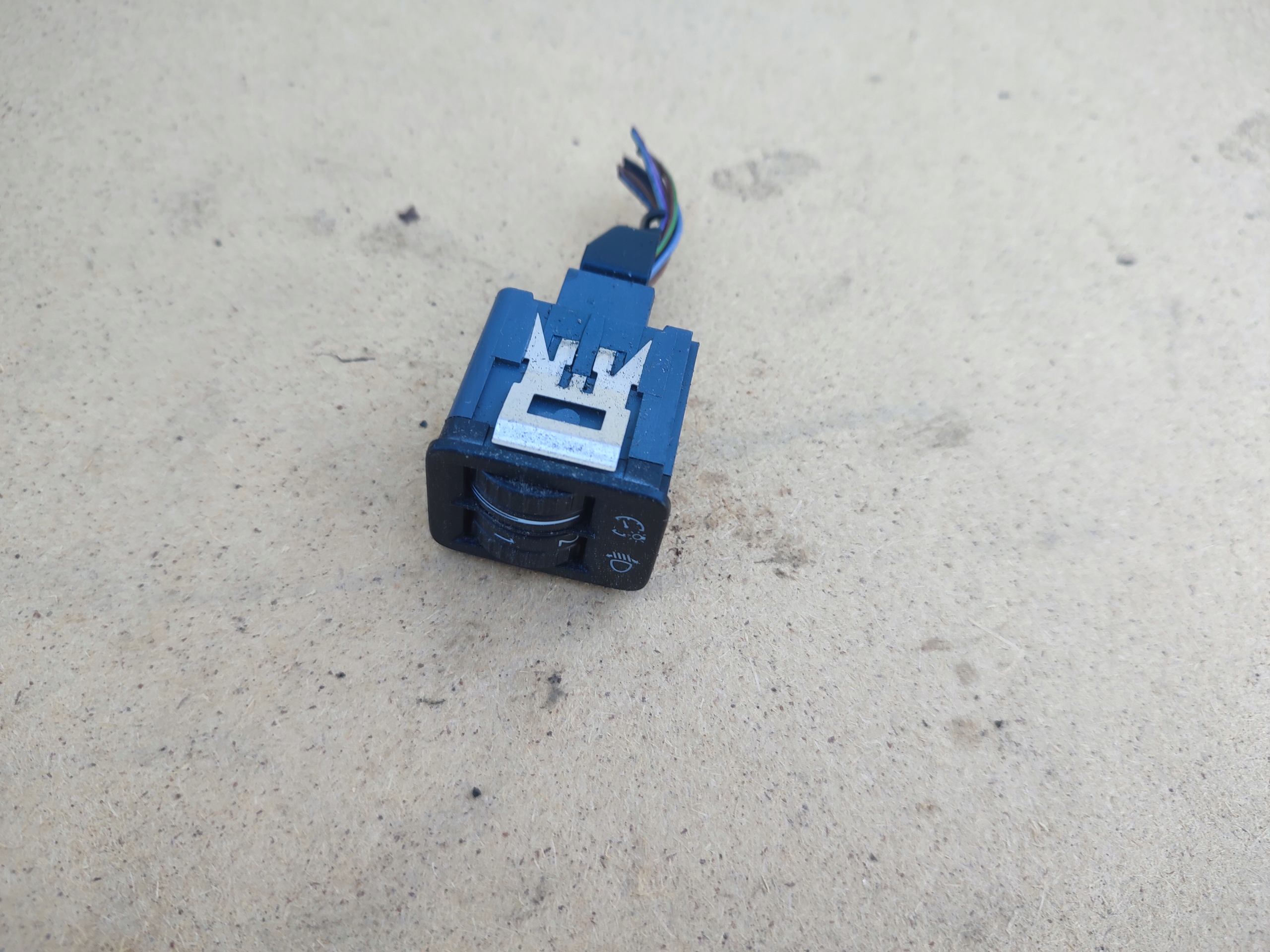REGULACJA Altezza luci VOLKSWAGEN VW PASSAT CC 3C8941333