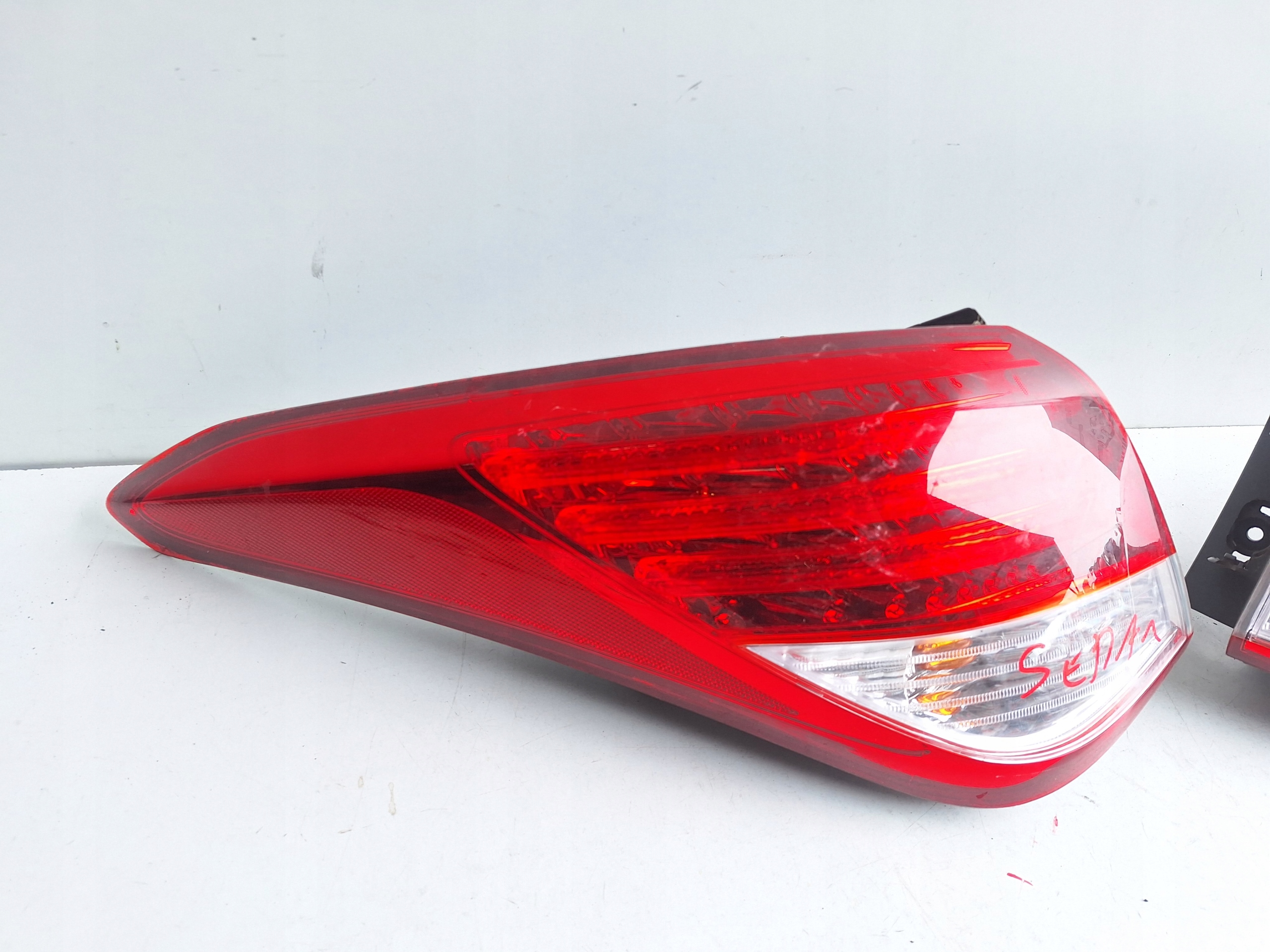 HYUNDAI I40 12-15 light rear part left sedan