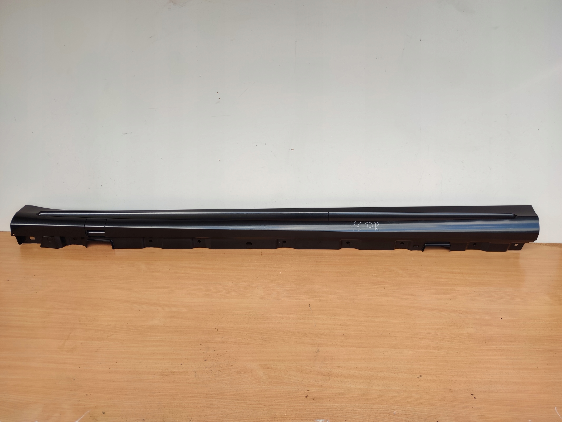 MERCEDES W222 S-KLASA AMG LONG left threshold moulding