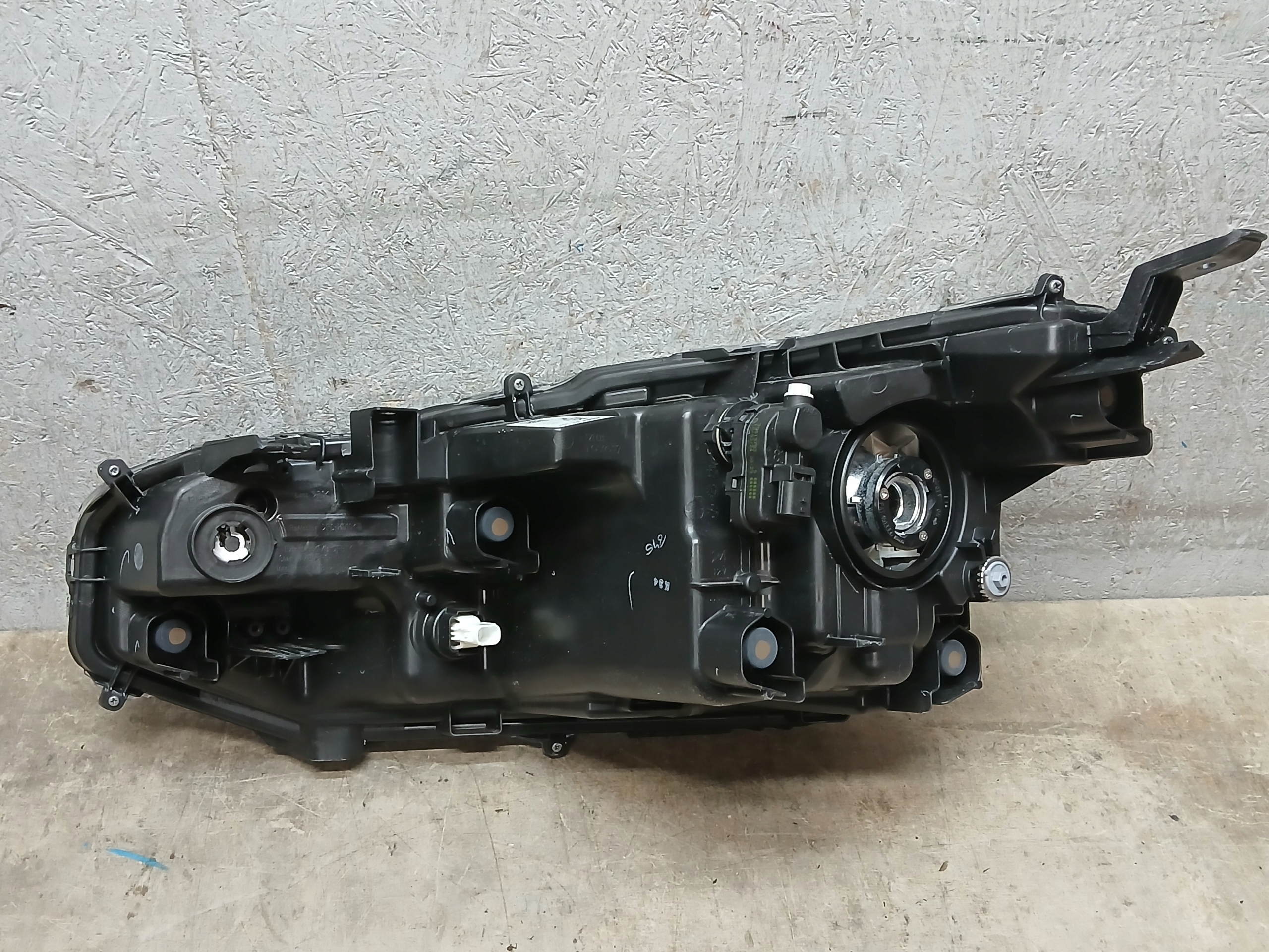 light front right TOYOTA YARIS CROSS lens LED 0D-310