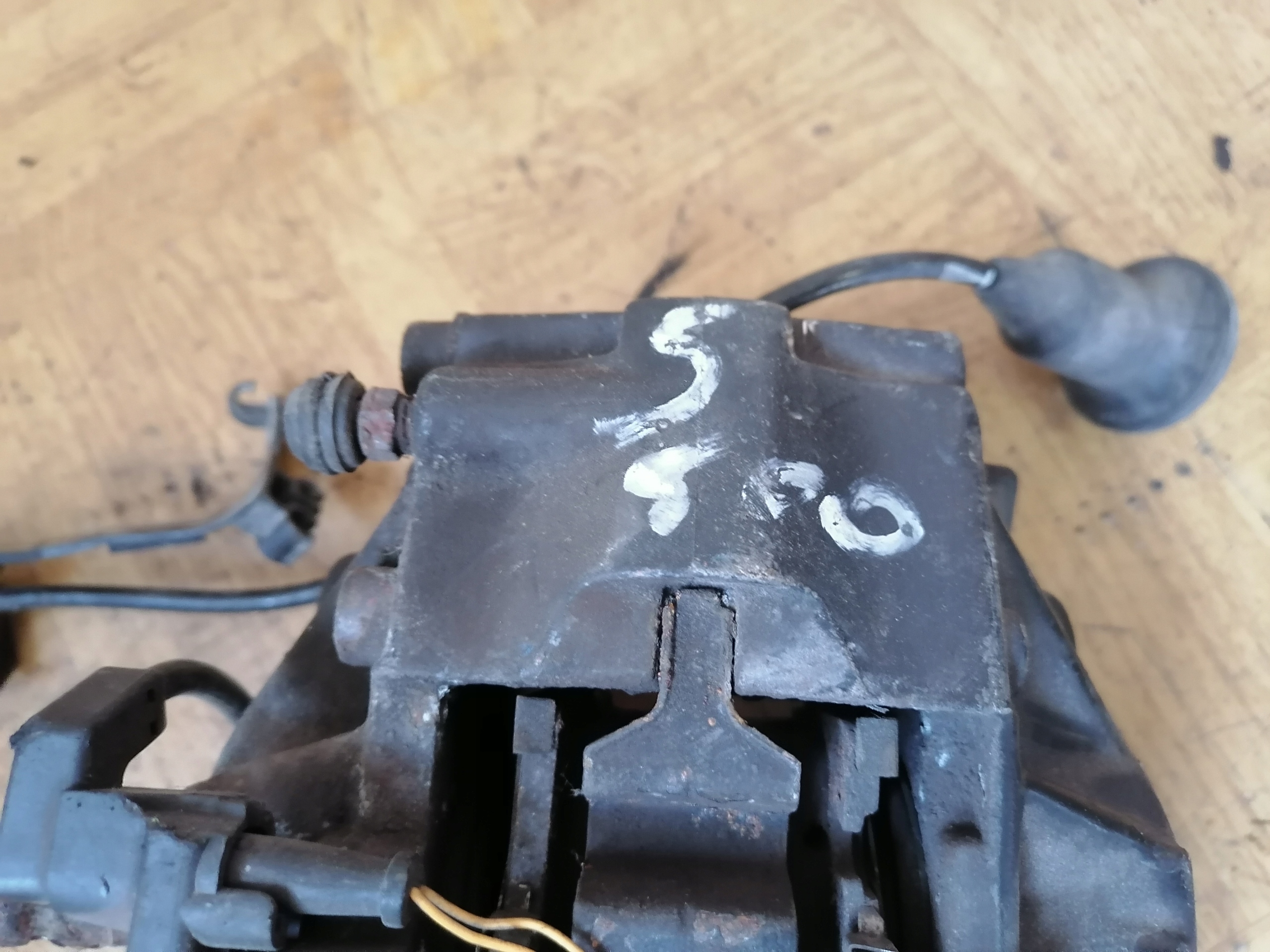 caliper brake MERCEDES-BENZ E270 2060/28/295 LE
