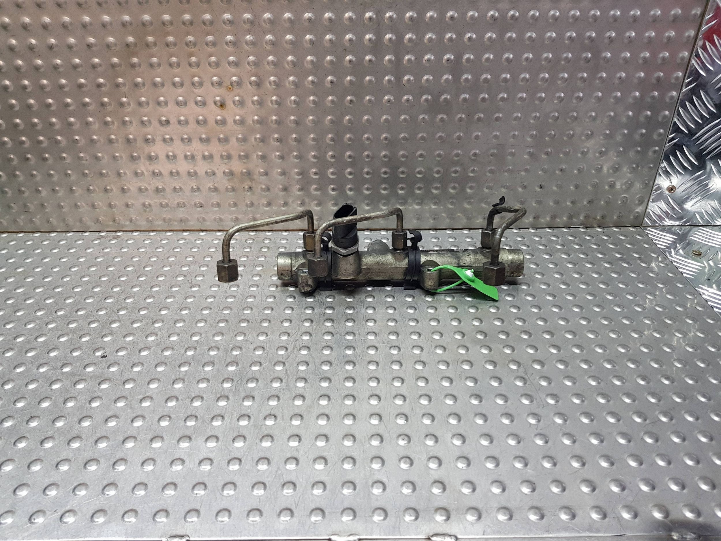 kraftstoffverteiler einspritzleiste links sensor 059130089D AUDI A4 B7 A6 C6 A8 D3 3.0 TDI