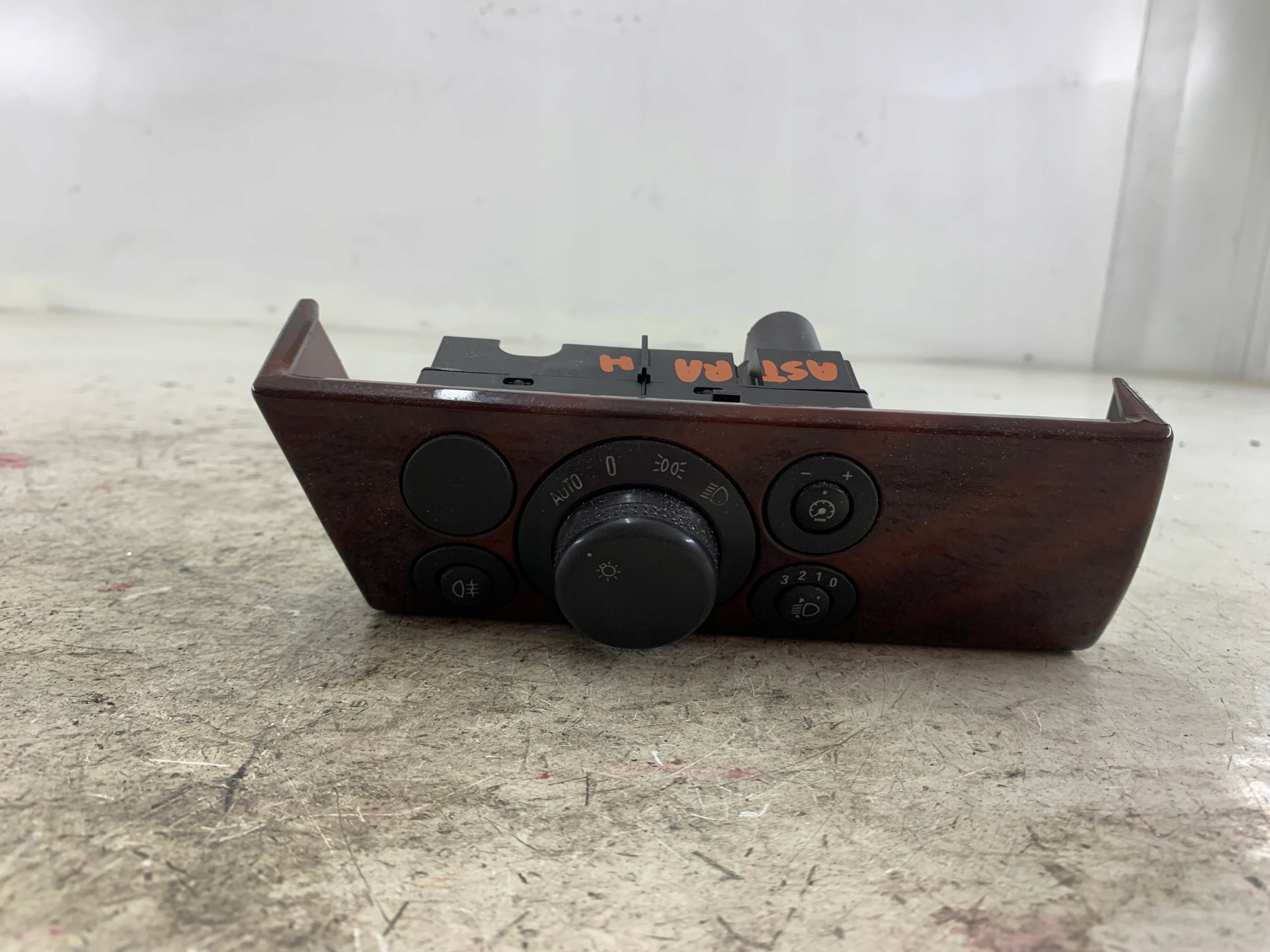 OPEL ASTRA III H light switch 13198925