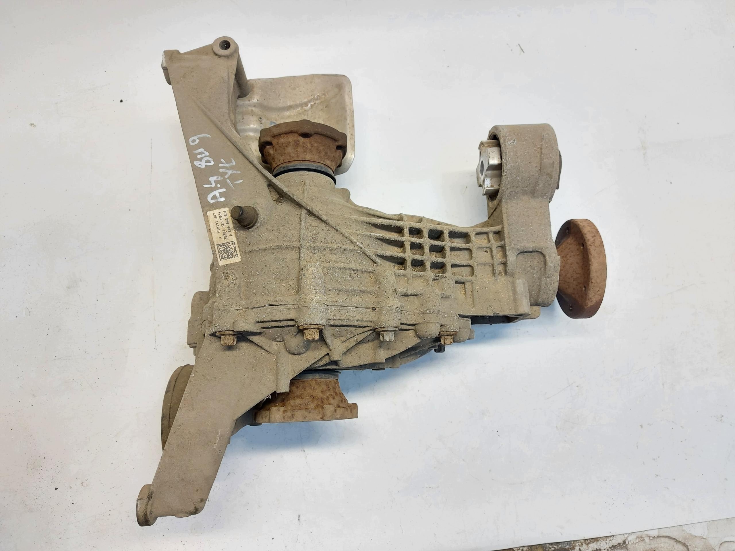 Audi A4 B9 8W LIFT Kombi 8W9 differential diff rear part 0DB500043