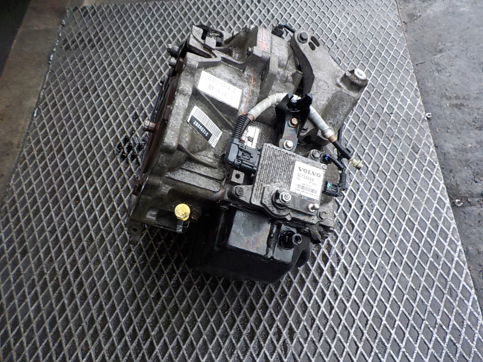 VOLVO C70 II 2.4 D getriebe 55-51SN 31259282
