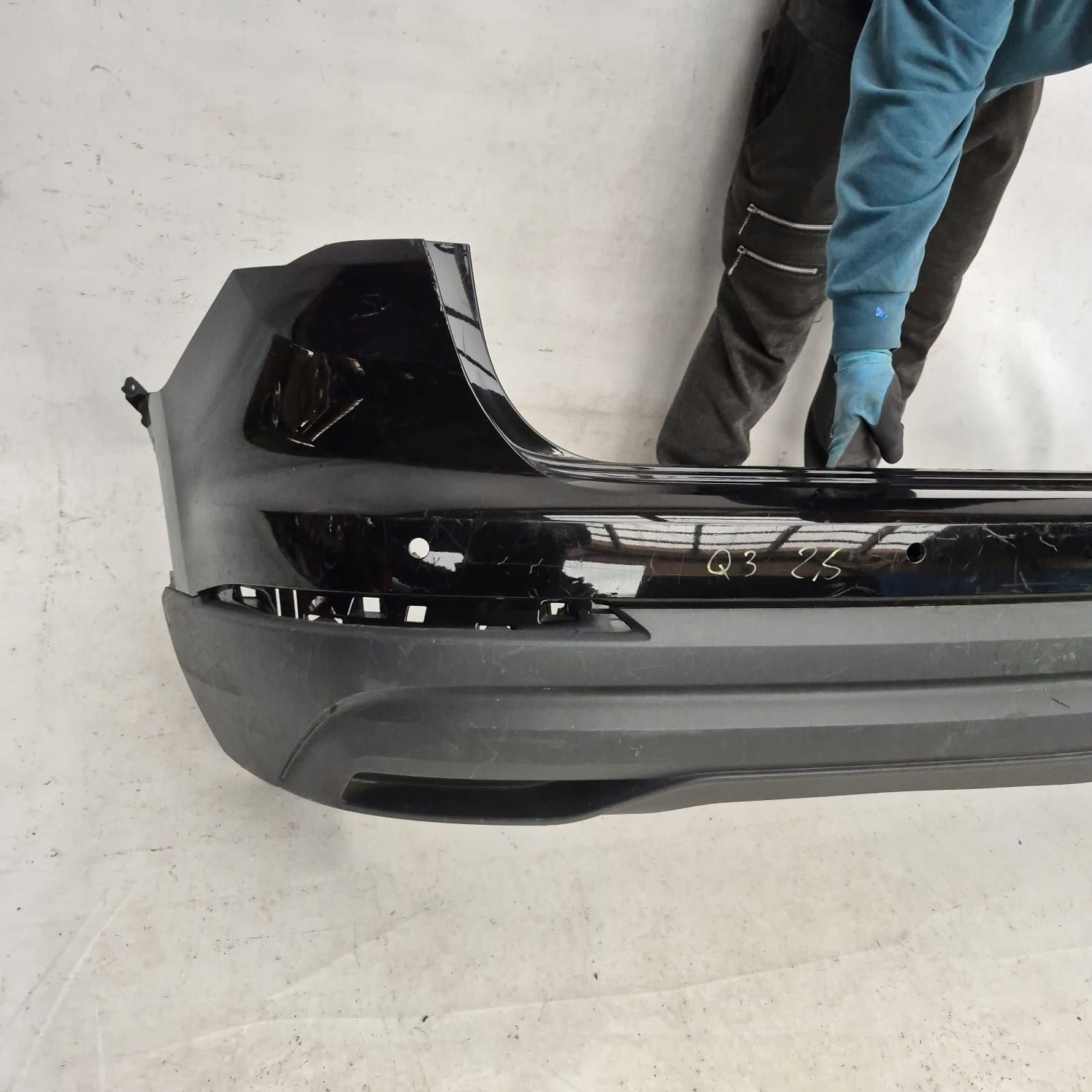 AUDI Q3 II 2 18-> bumper rear part rear PDC