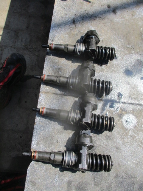 НАСОСЫ 038130073AJ 1.9 TDI AJM GOLF IV LEON