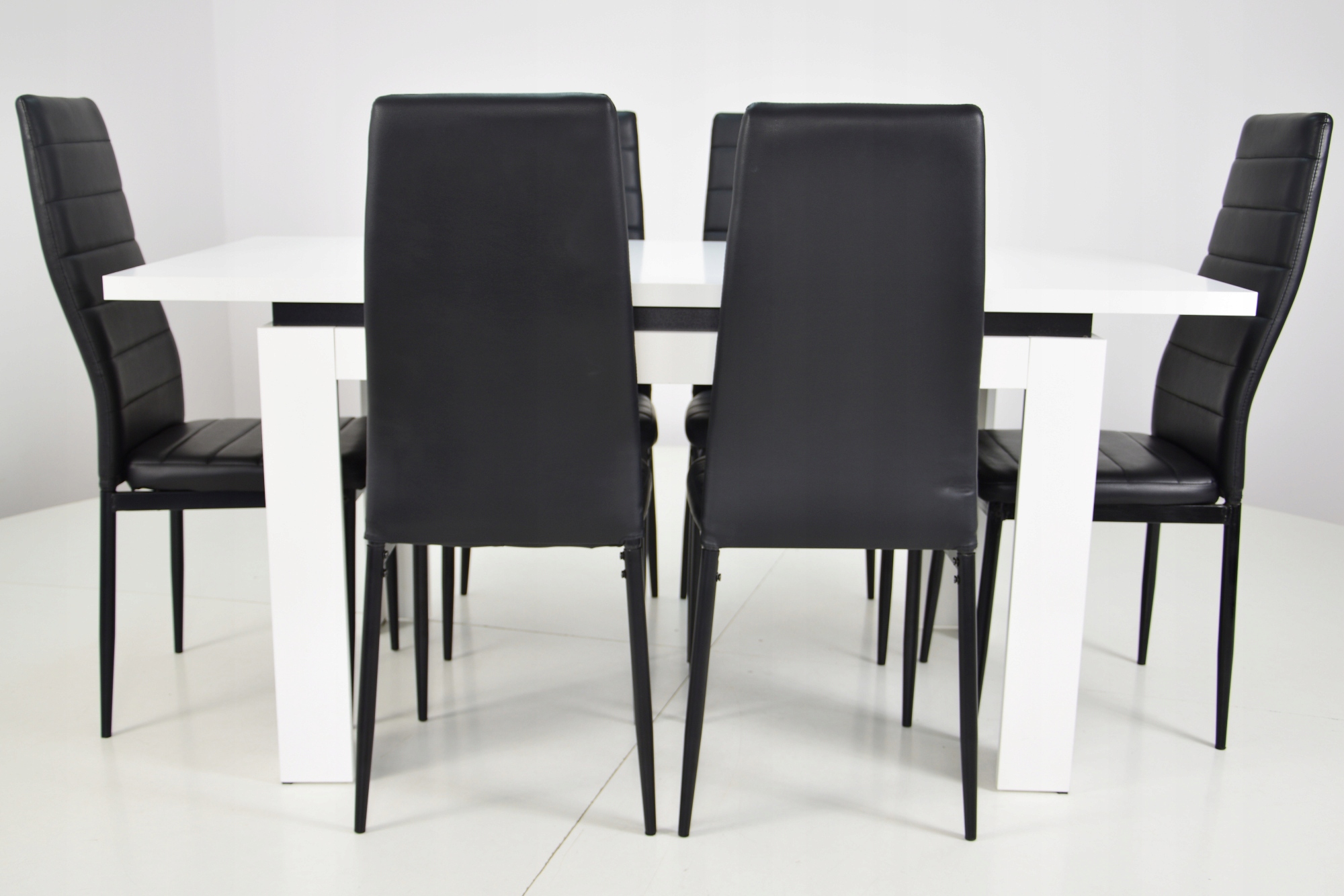 6 krzeseł i solidny stół rozkładany do JADALNI Kolor korpusu stołu biały