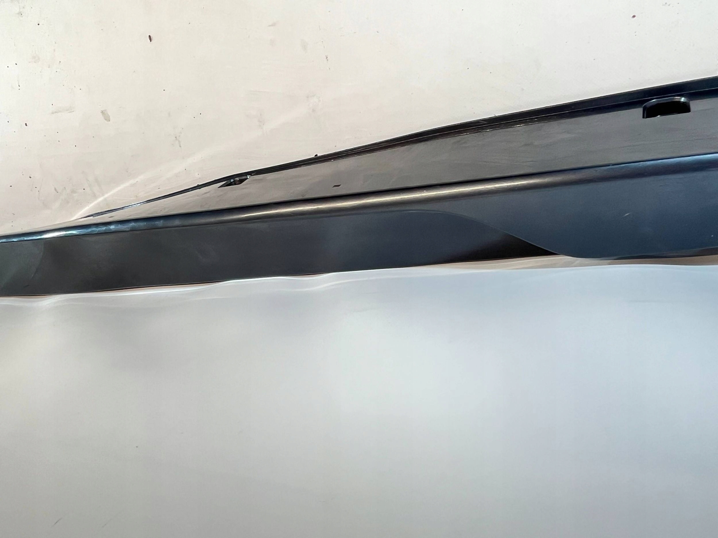 moulding threshold side Cupra Born 10E853856A