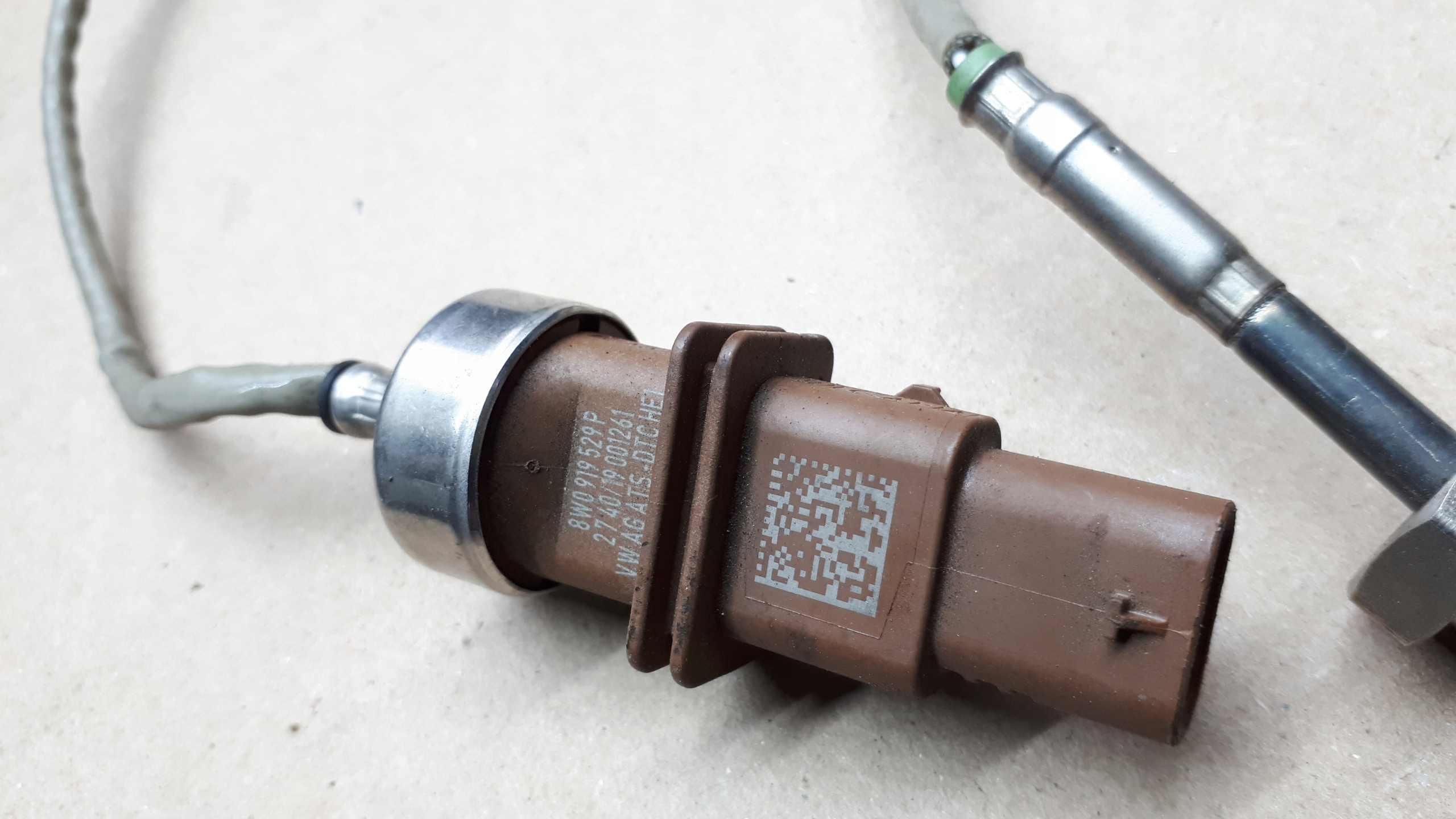 A4 B9 LIFT Sensor TEMPERATURY Gase 2.0 TFSI A5